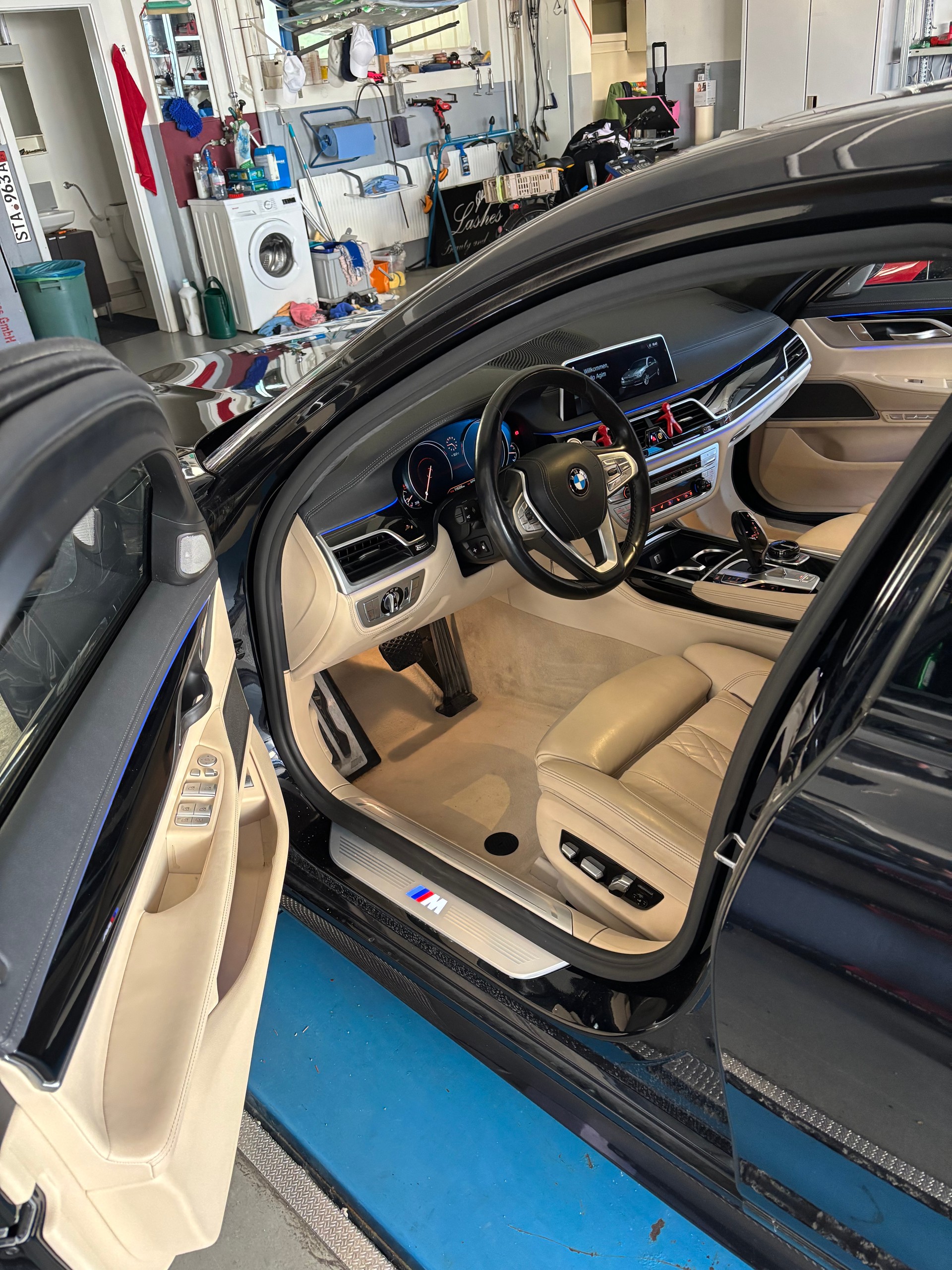 BMW 750d xDrive Steptronic-image-3