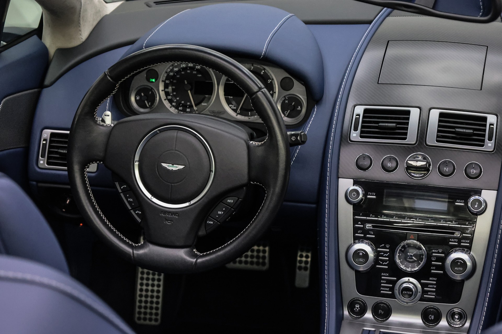 ASTON MARTIN V8 Vantage Roadster 4.7 S Sportshift-image-19