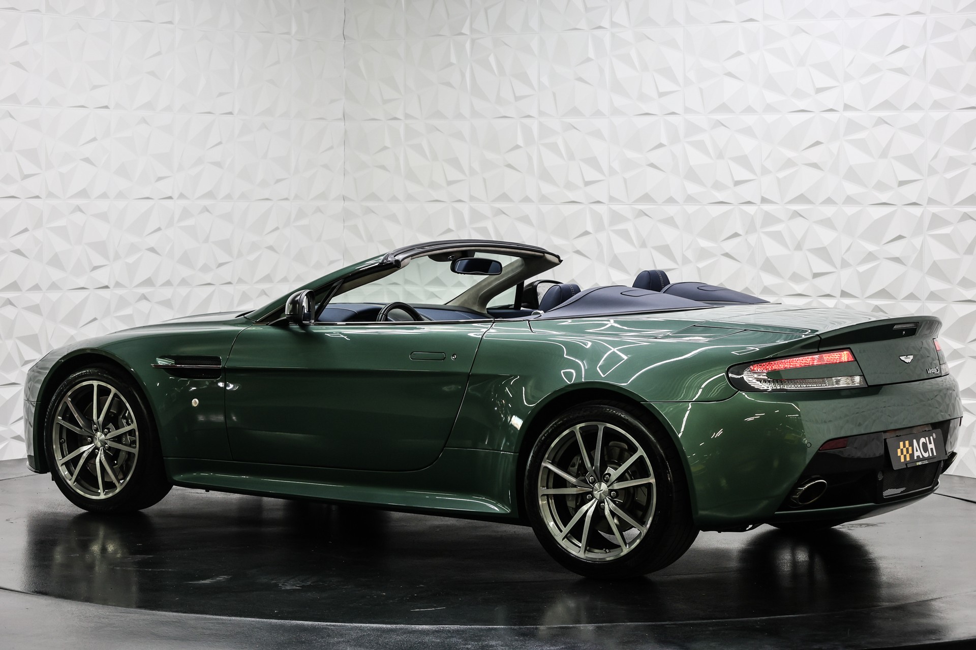 ASTON MARTIN V8 Vantage Roadster 4.7 S Sportshift-showroom-element-3