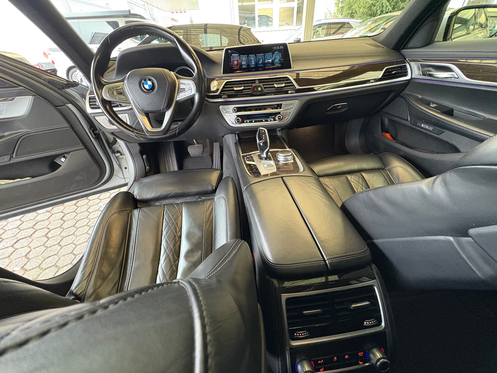 BMW 730d xDrive Steptronic-image-13