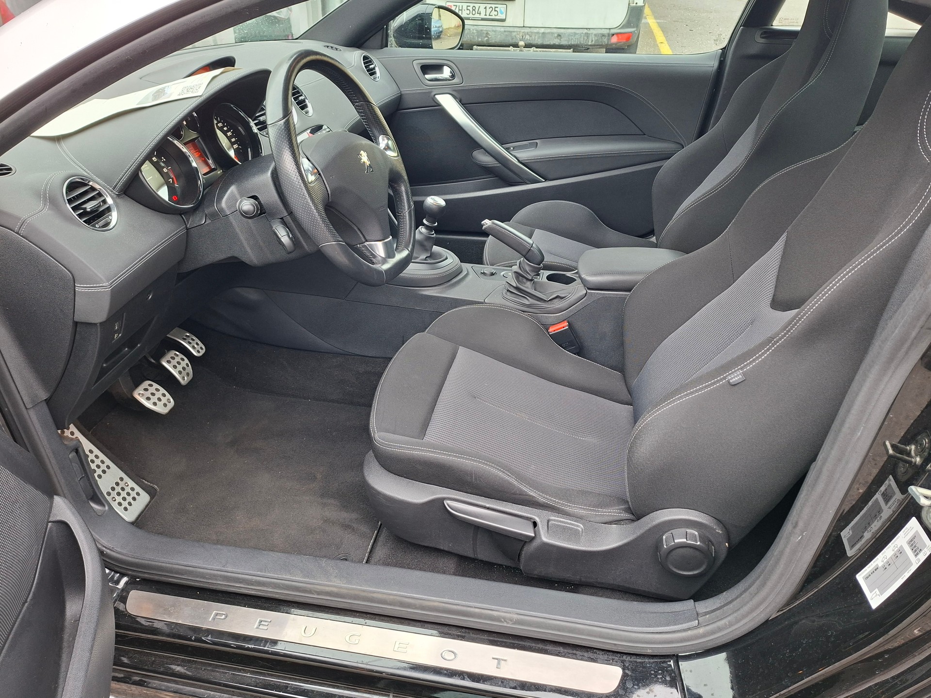 PEUGEOT RCZ 1.6 Turbo-image-6