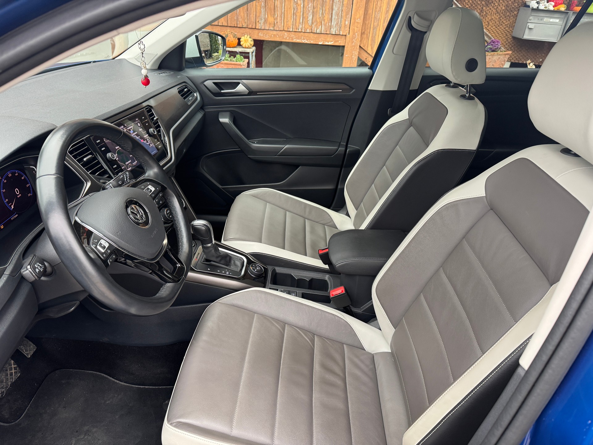 VW T-Roc 2.0 TSI Sport DSG 4Motion-image-6