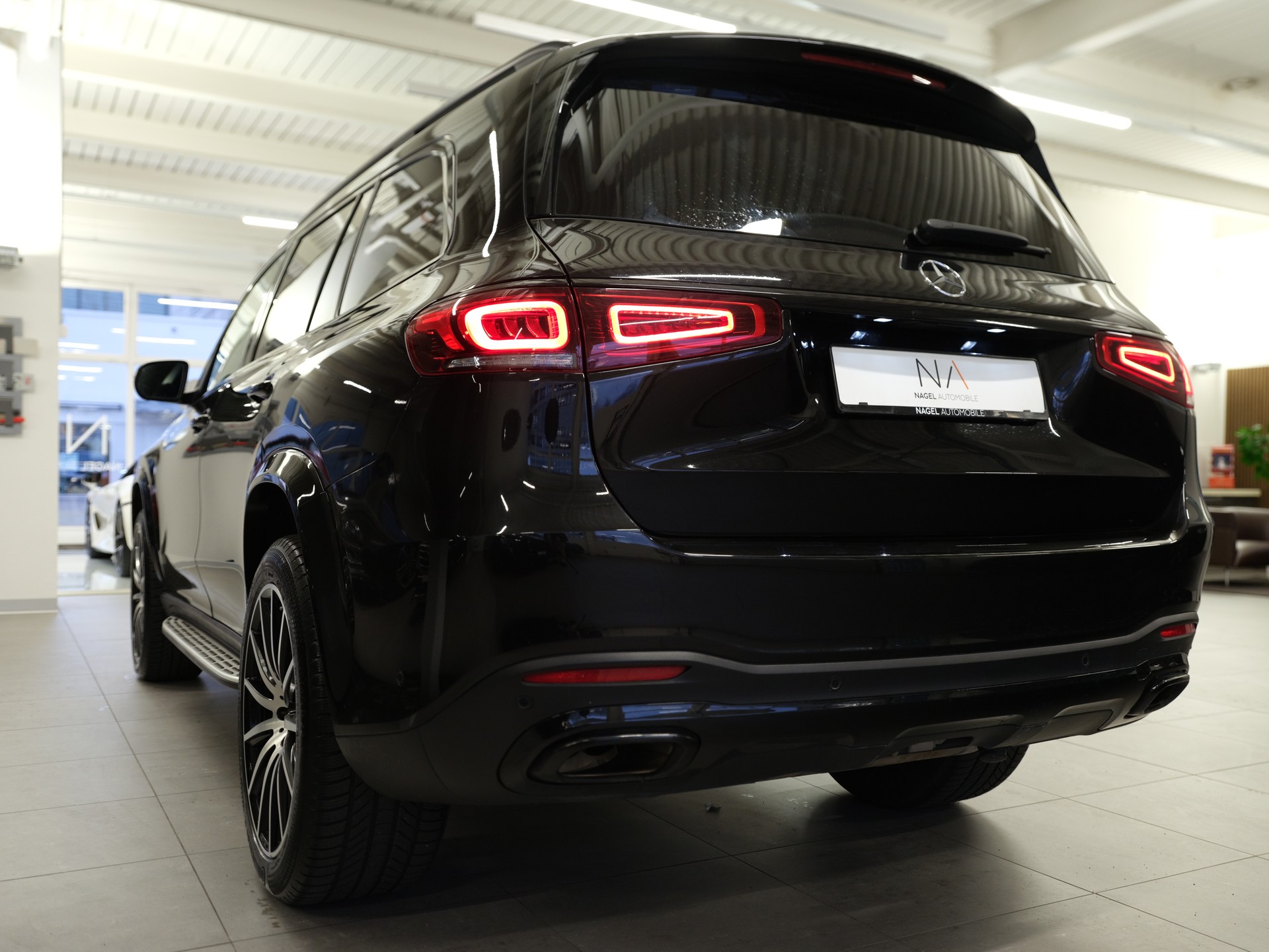 MERCEDES-BENZ GLS 580 4Matic 9G-Tronic-image-4