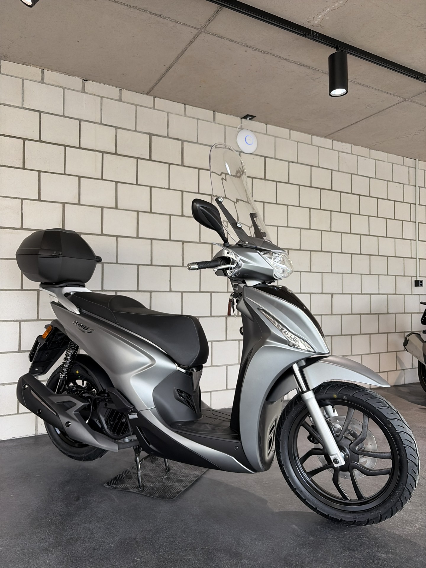 KYMCO People S 125i ABS Topcase/Windschild-image-4