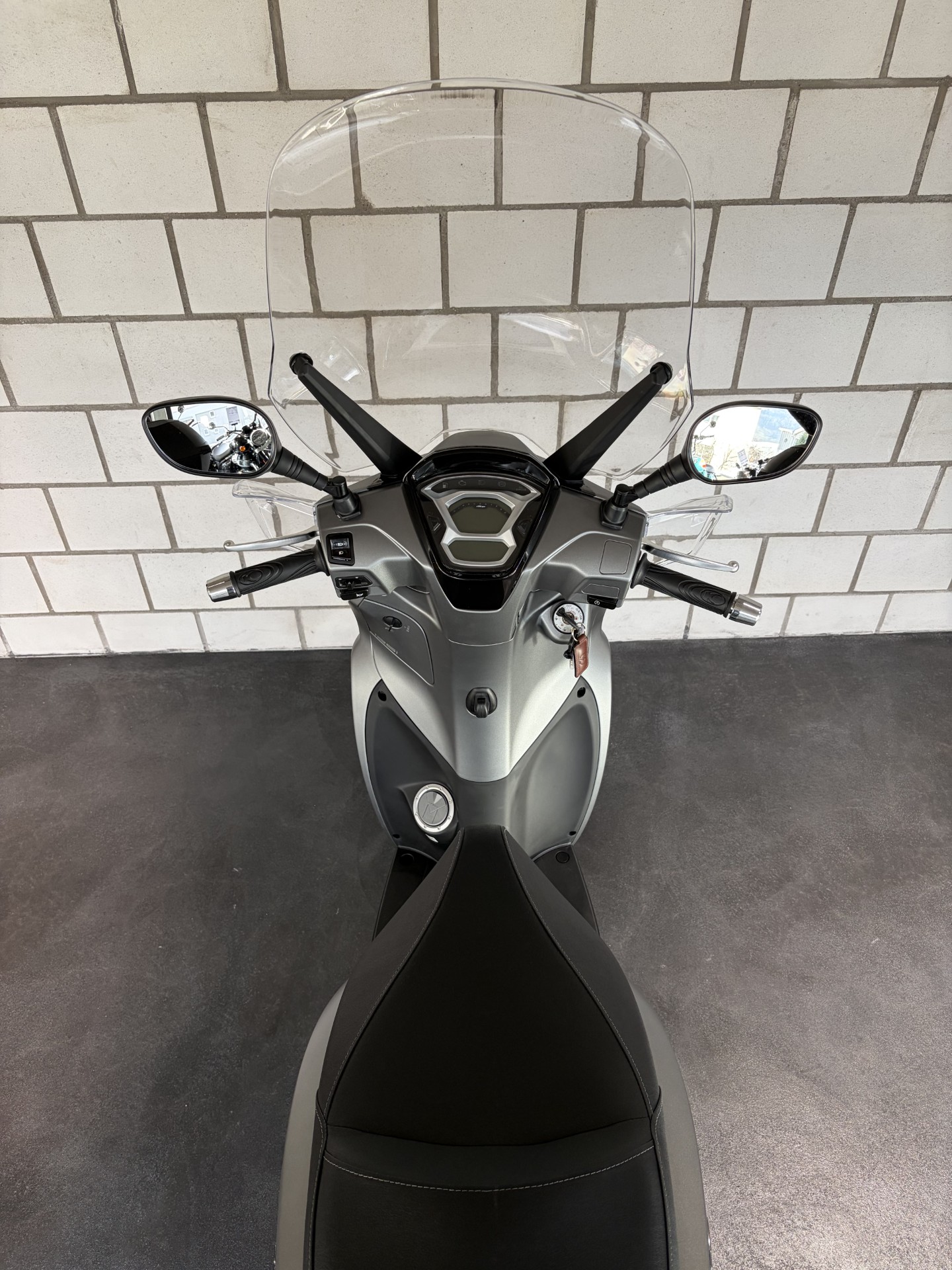 KYMCO People S 125i ABS Topcase/Windschild-image-2