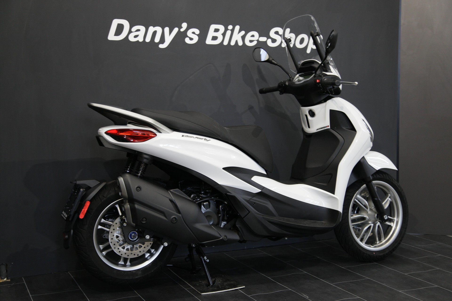 PIAGGIO Beverly 400 E5+ (4 Jahre Garantie)-image-1