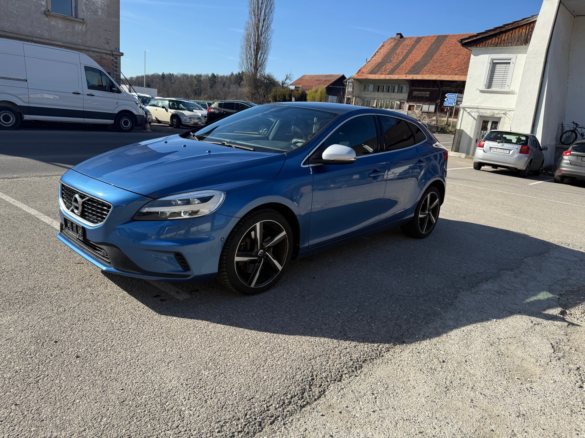 VOLVO V40 D2 Momentum R-Design Geartronic