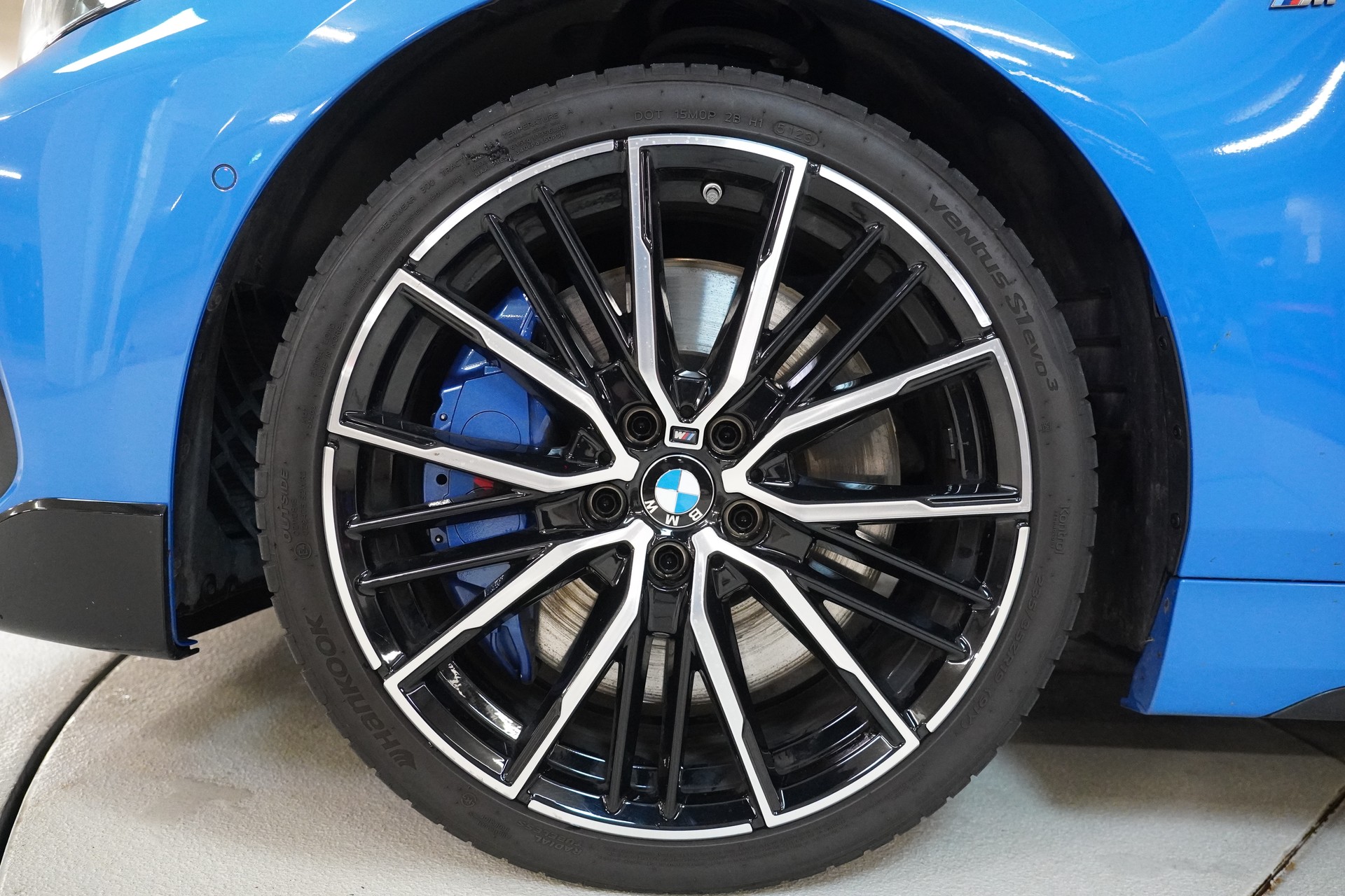 BMW M135i xDrive Steptronic-image-9