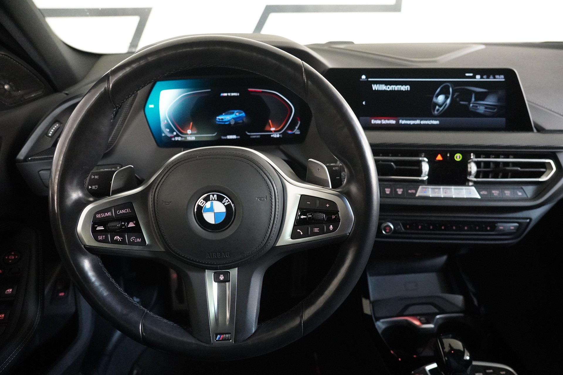BMW M135i xDrive Steptronic-image-24