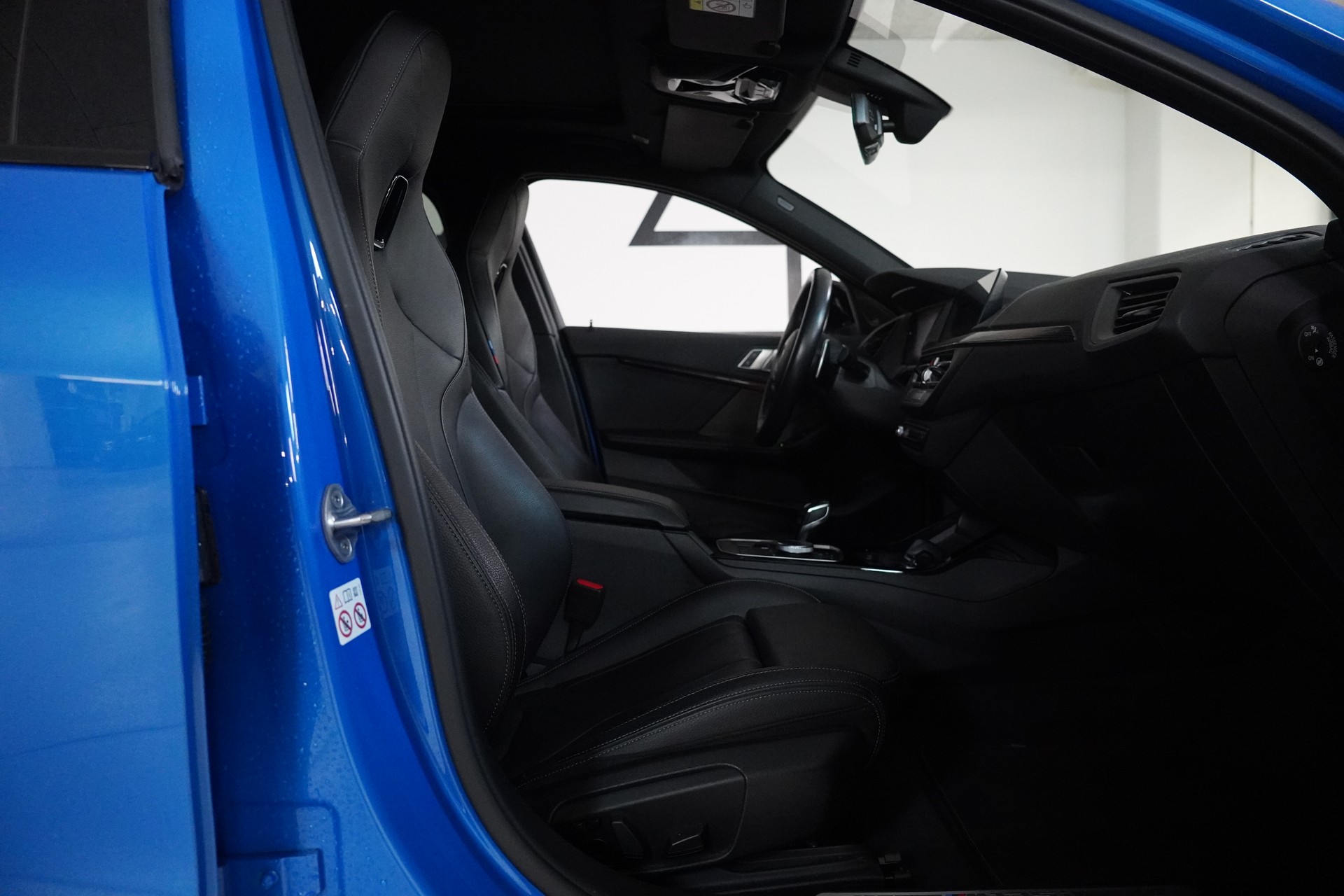 BMW M135i xDrive Steptronic-image-14