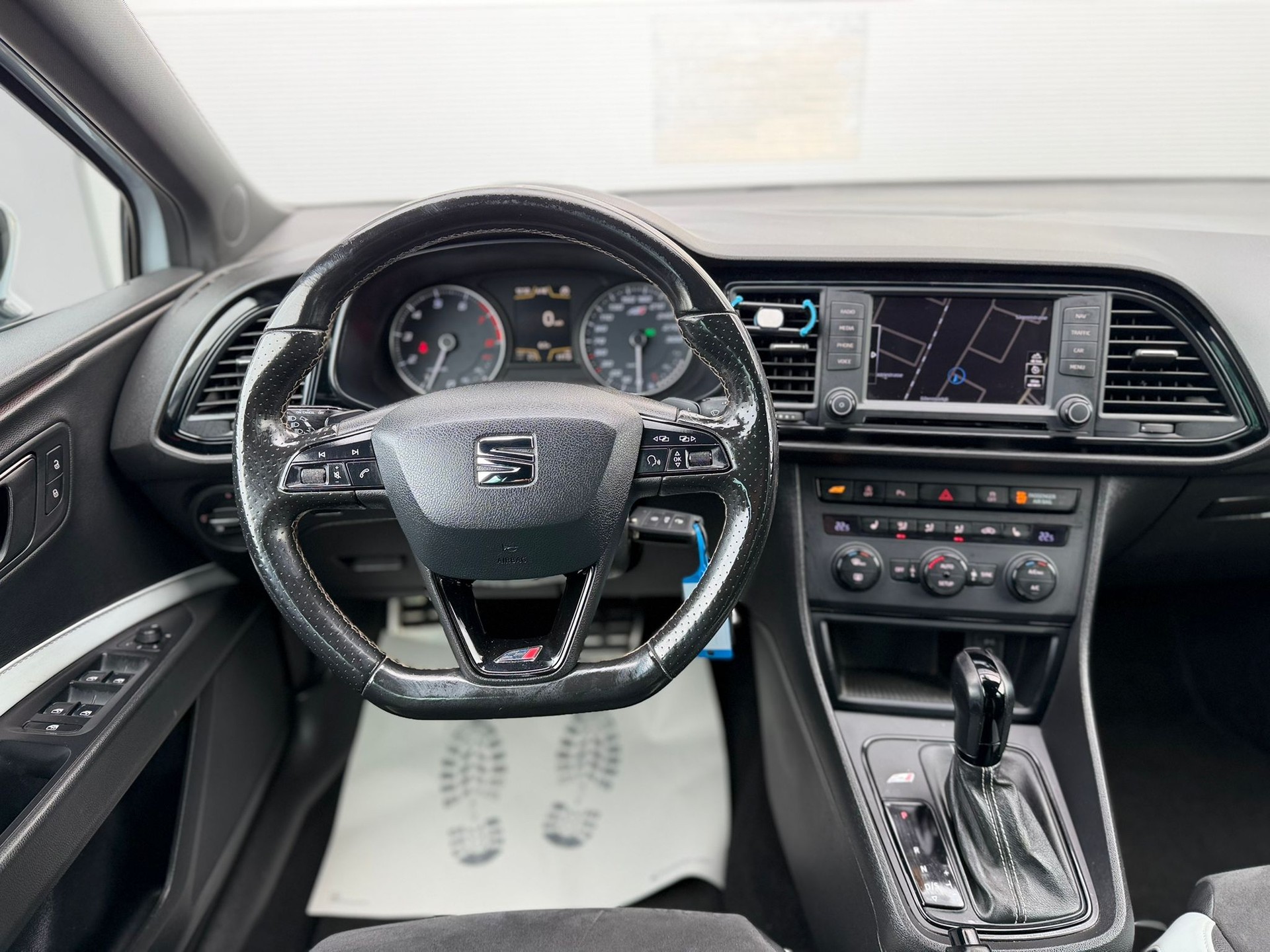 SEAT Leon ST 2.0 TSI Cupra 280 DSG-image-11
