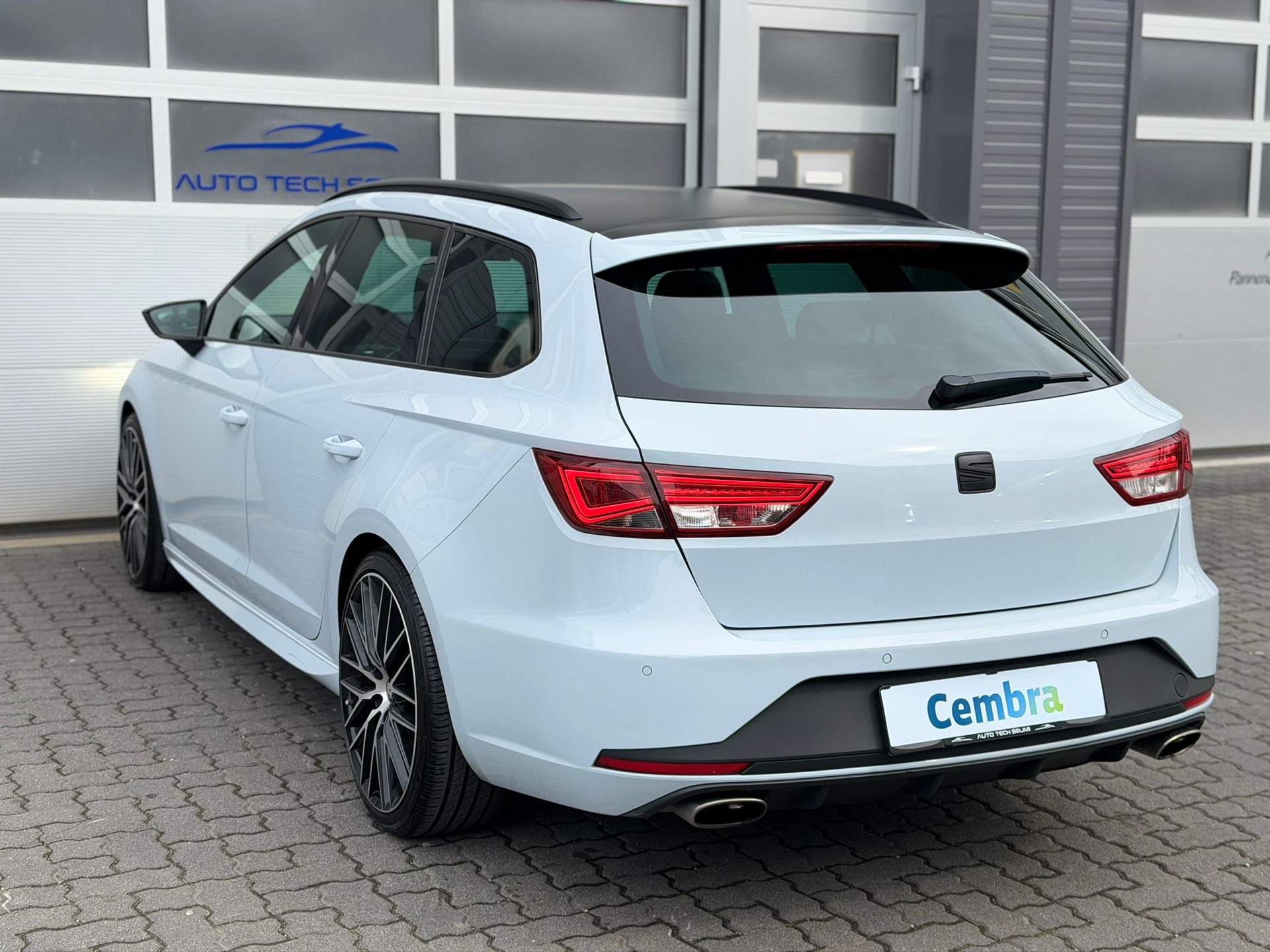 SEAT Leon ST 2.0 TSI Cupra 280 DSG-image-7