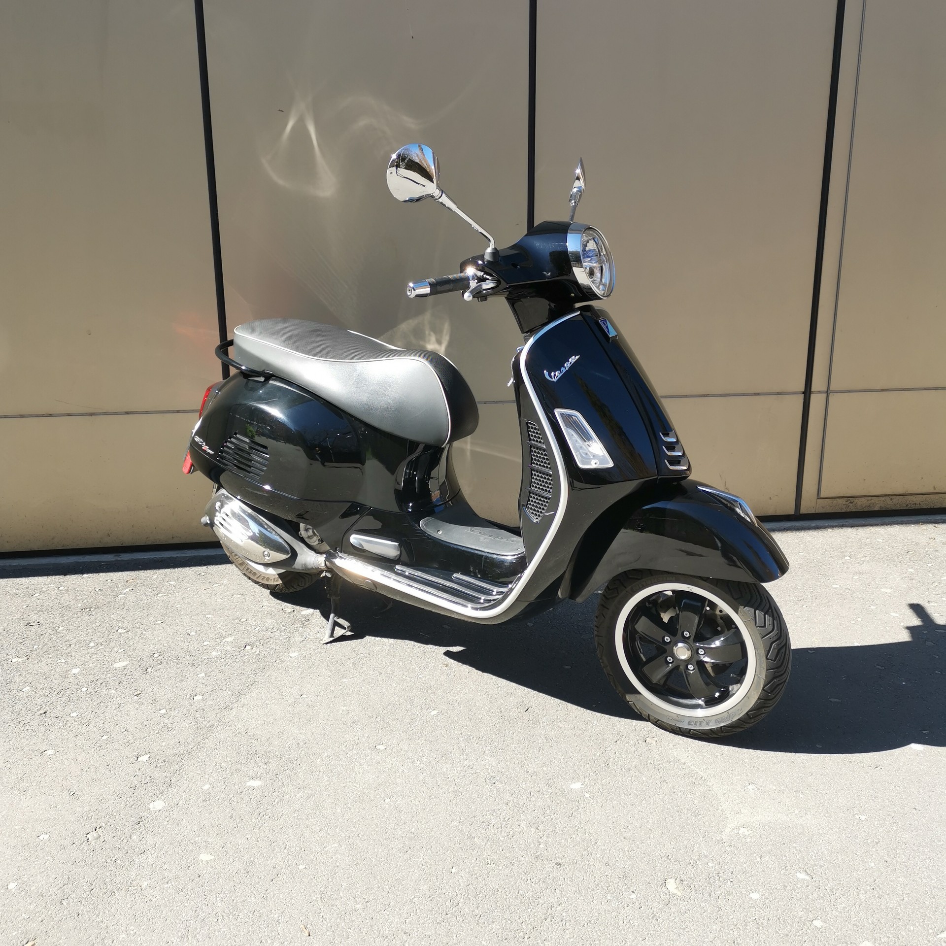 PIAGGIO Vespa GTS 300 HPE Super ABS/ASR-image-0