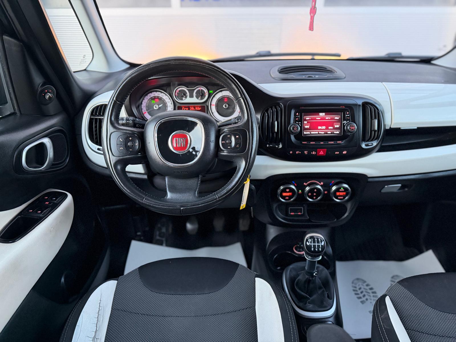 FIAT 500L 1.4 TB 16V Trekking-image-12