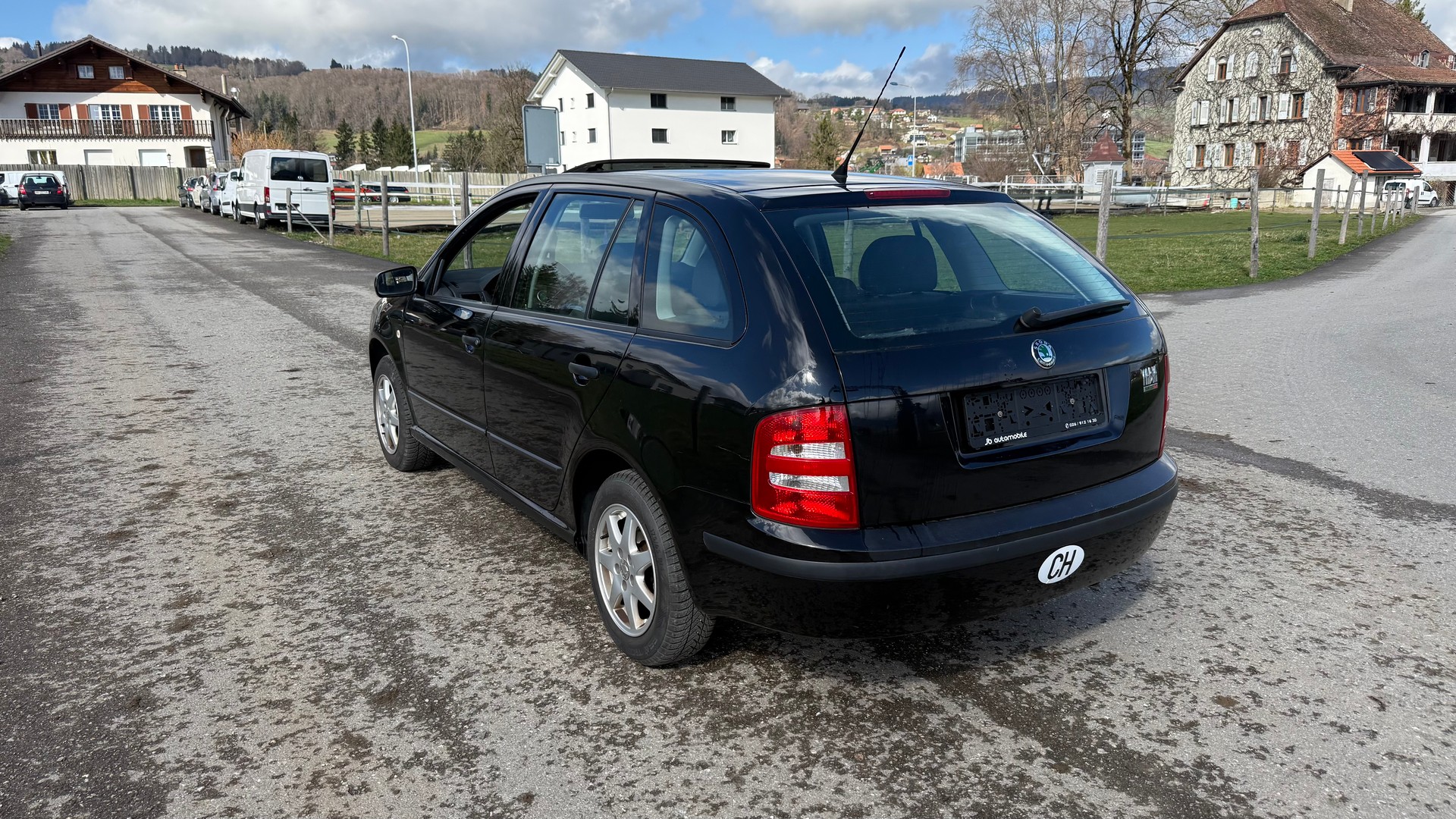 SKODA Fabia 1.4 16V Elegance-image-4
