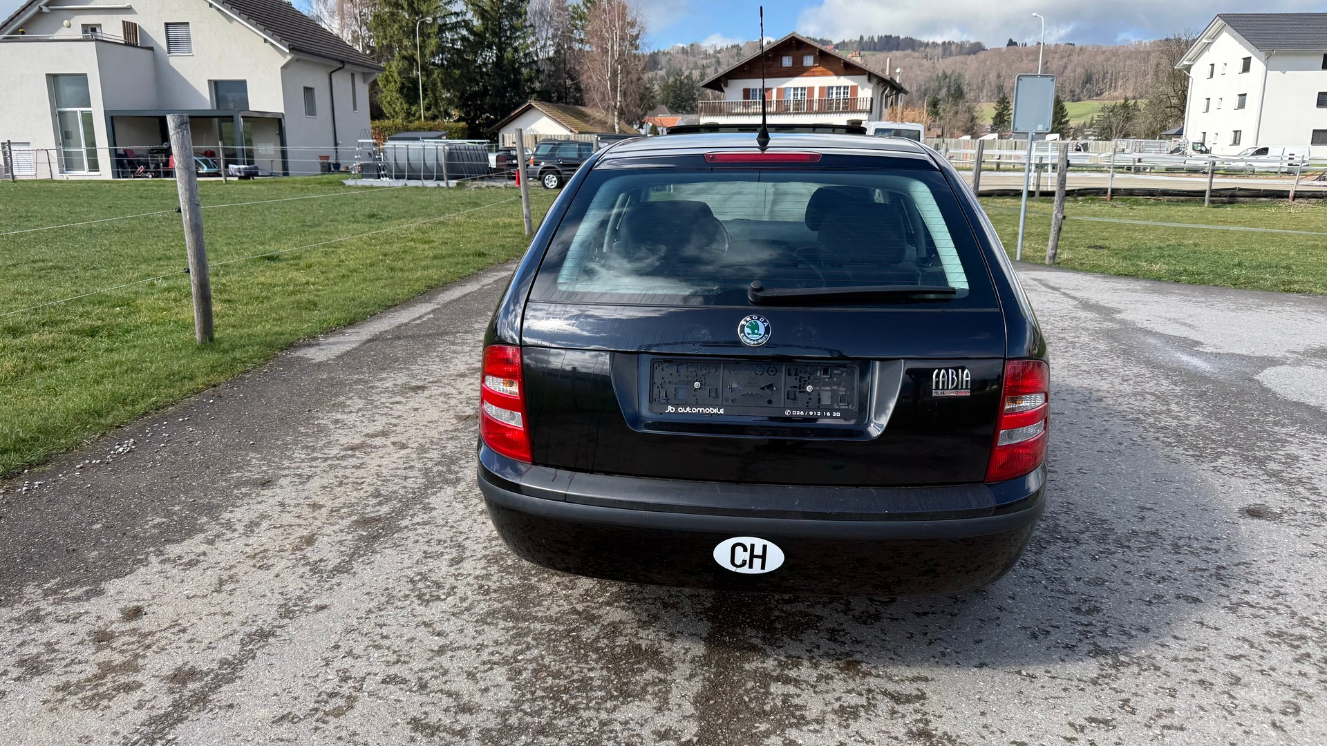 SKODA Fabia 1.4 16V Elegance-image-5