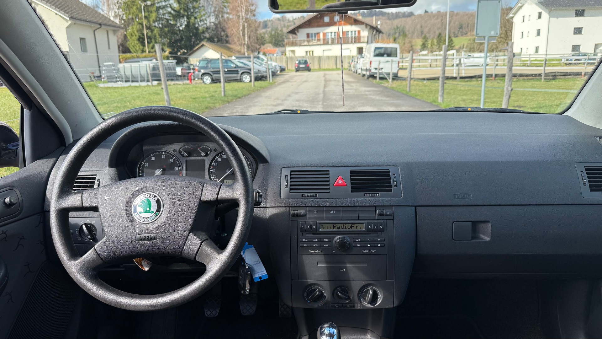 SKODA Fabia 1.4 16V Elegance-image-9