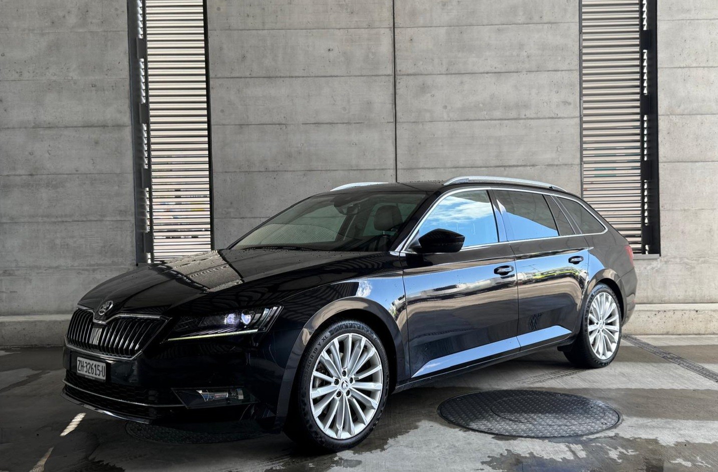 SKODA Superb Combi 2.0 TDi Style 4x4 DSG
