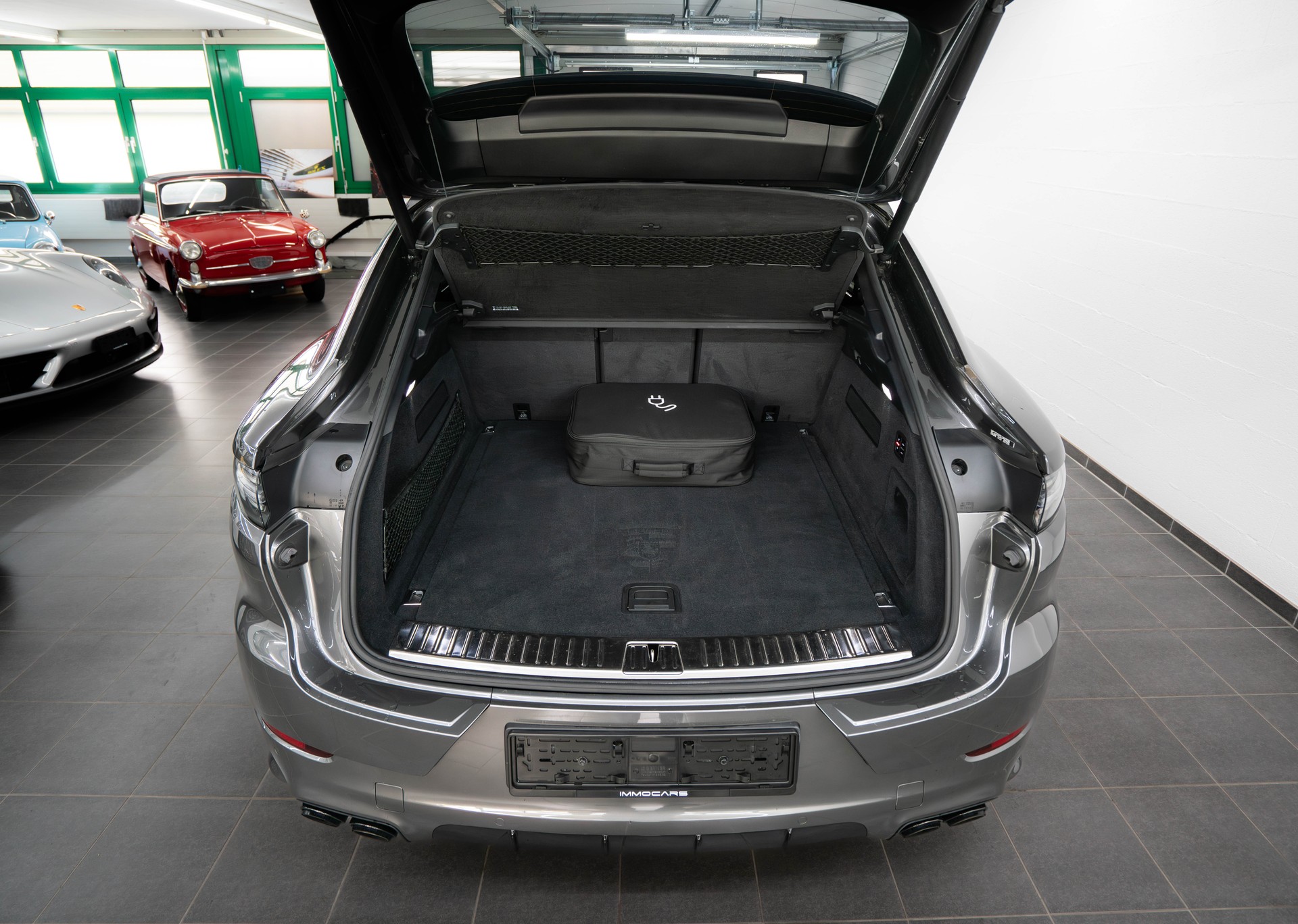PORSCHE Cayenne Turbo S Coupe E-Hybrid-image-21
