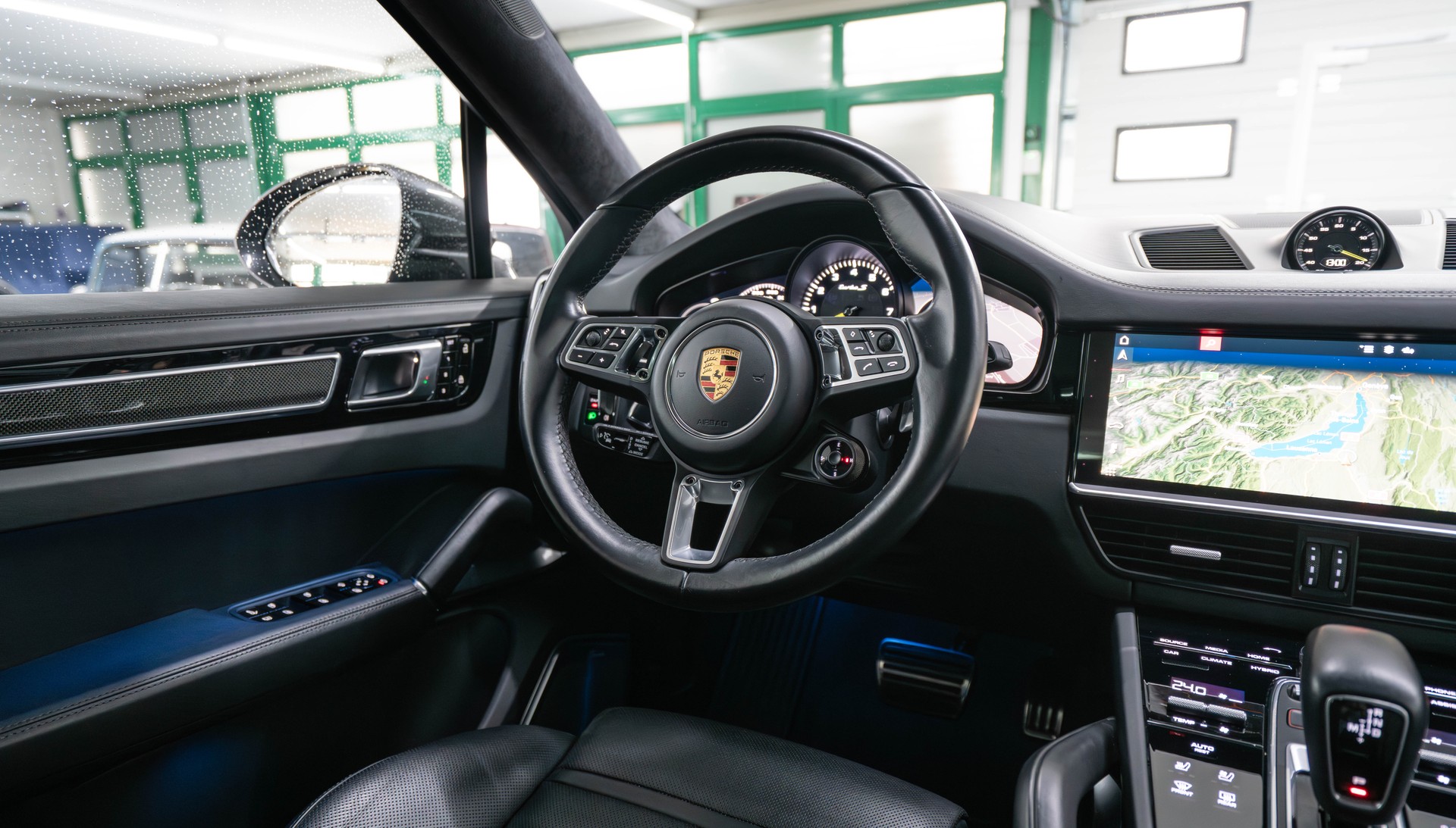 PORSCHE Cayenne Turbo S Coupe E-Hybrid-image-12