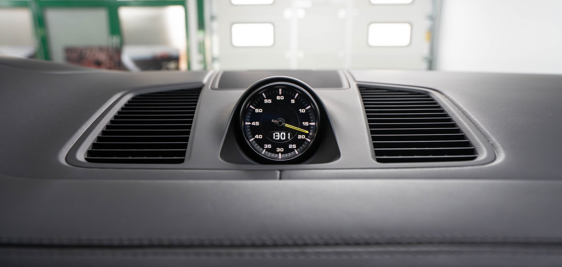 PORSCHE Cayenne Turbo S Coupe E-Hybrid-image-14