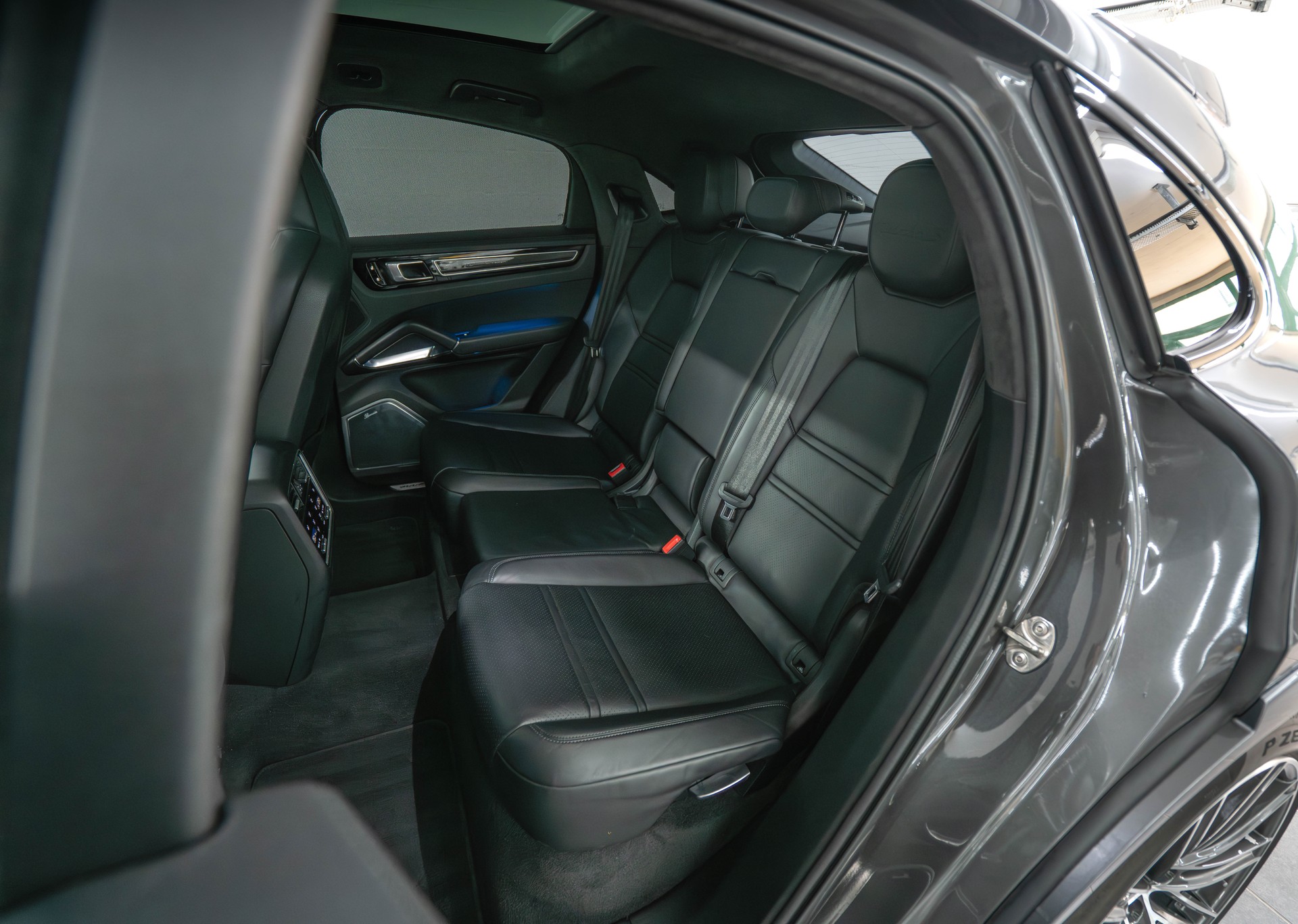 PORSCHE Cayenne Turbo S Coupe E-Hybrid-image-10