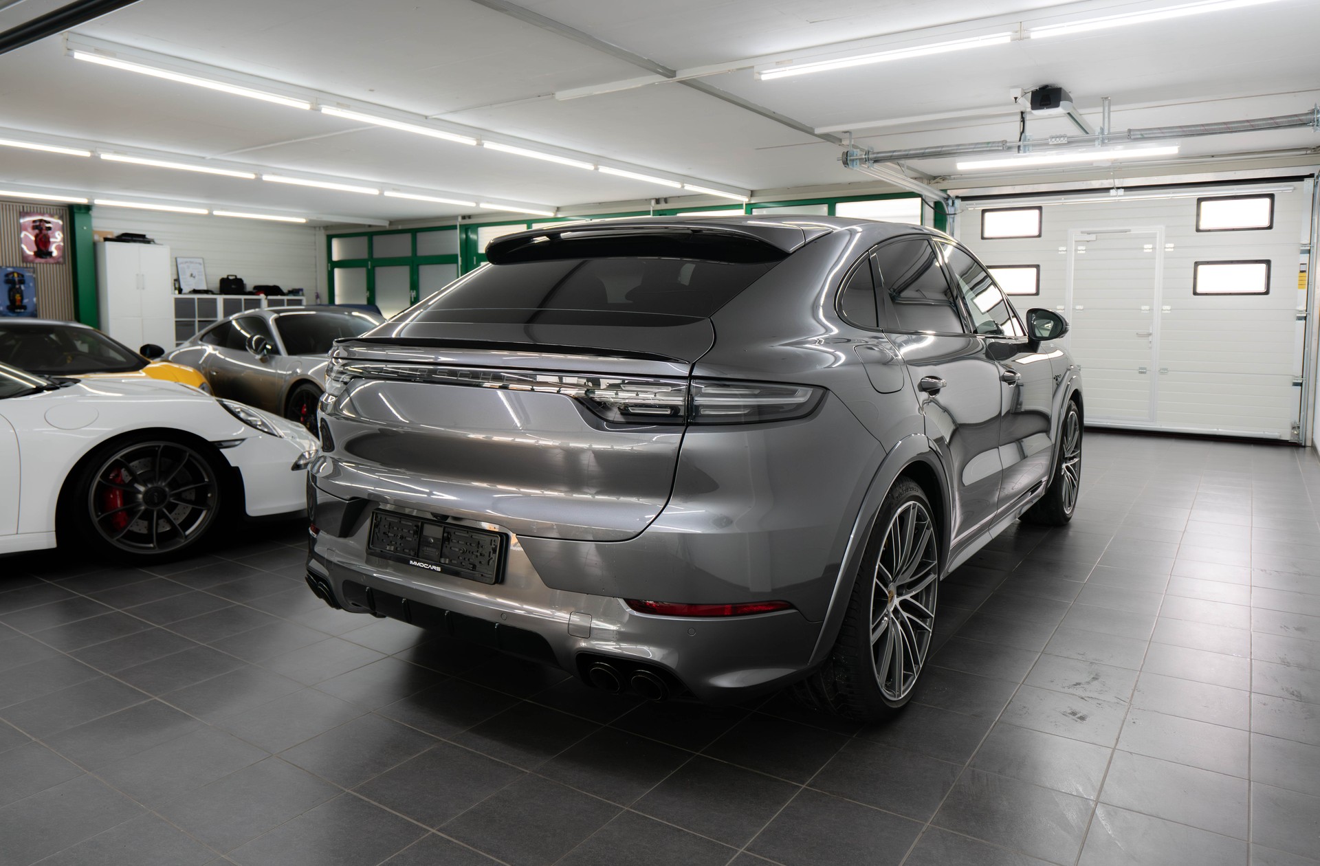 PORSCHE Cayenne Turbo S Coupe E-Hybrid-image-5