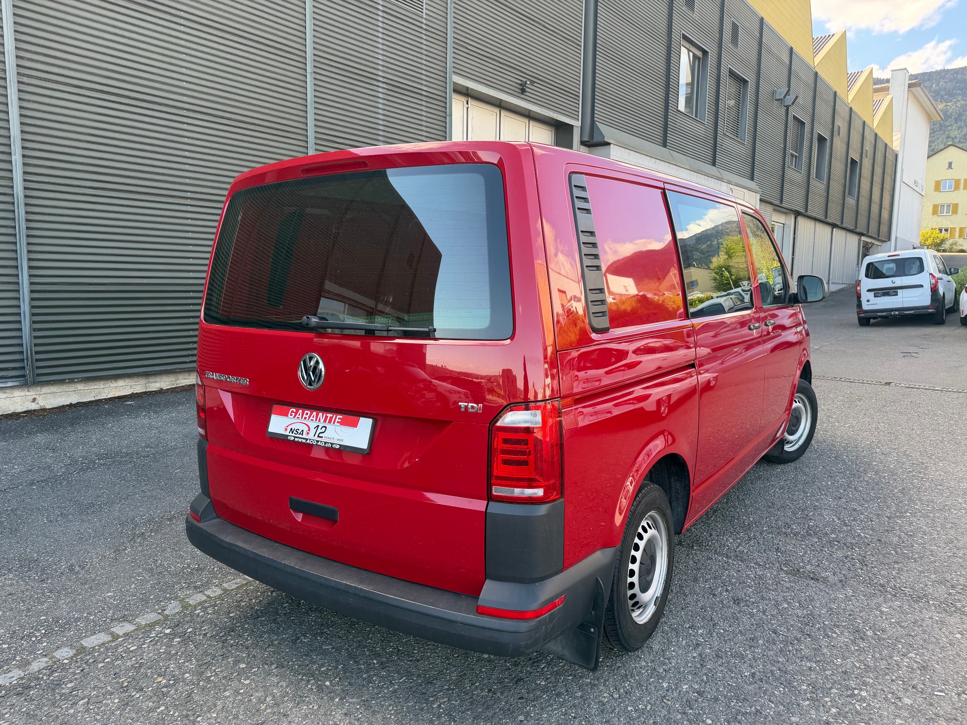 VW T6 2.0 TDI 4Motion * Gr. Navigation ** Xenon ** Klimaanlage ** Tempomat ** Nutzlast 1108 ** Frisch Ab MFK-image-4