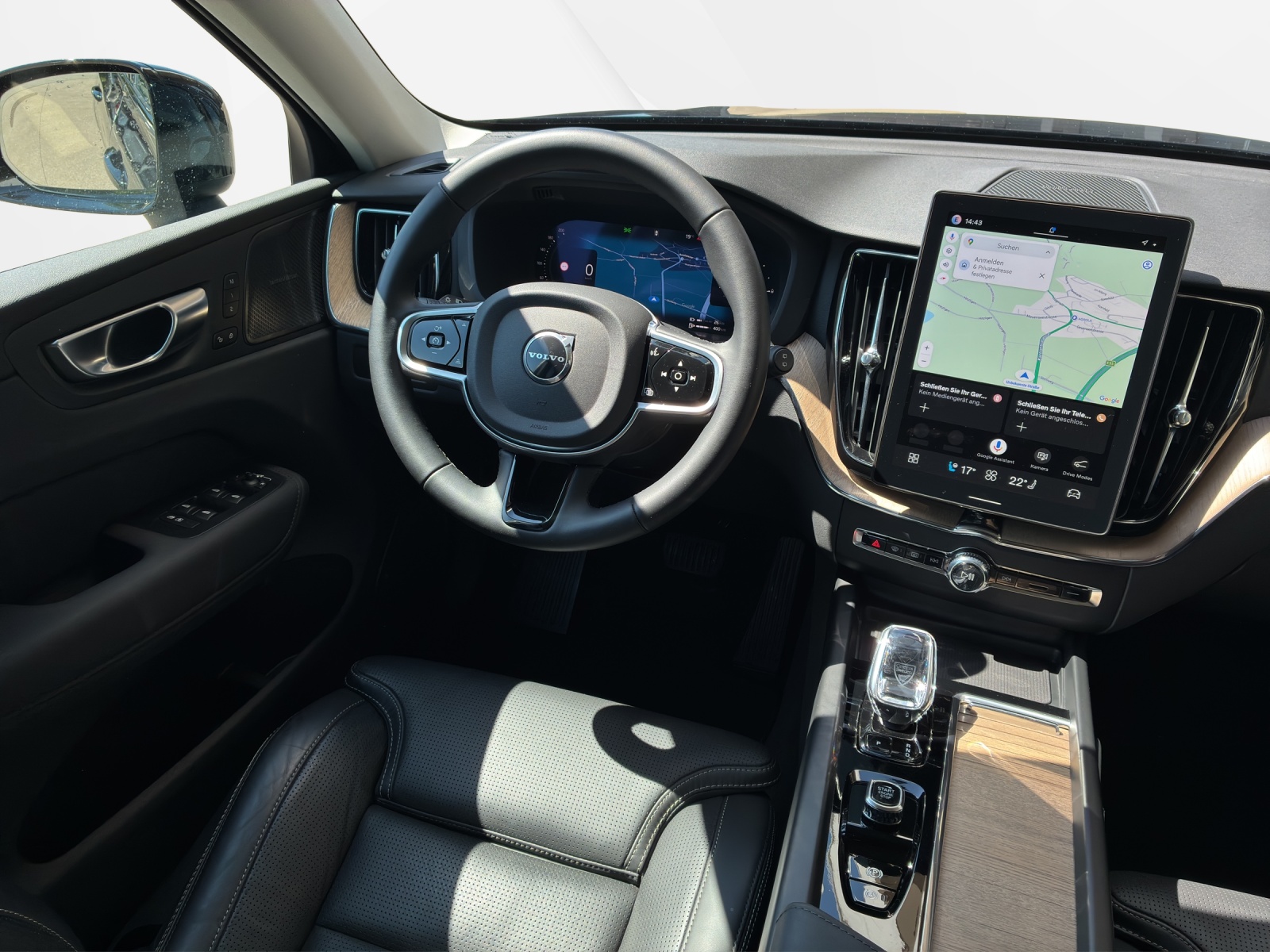 VOLVO XC60 2.0 T6 TE Plus Dark eAWD-image-10