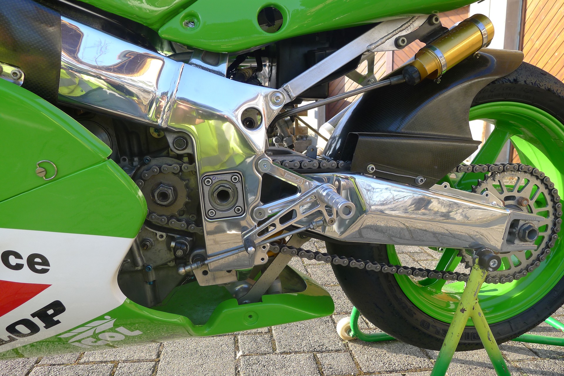 KAWASAKI ZXR-750RR-image-8