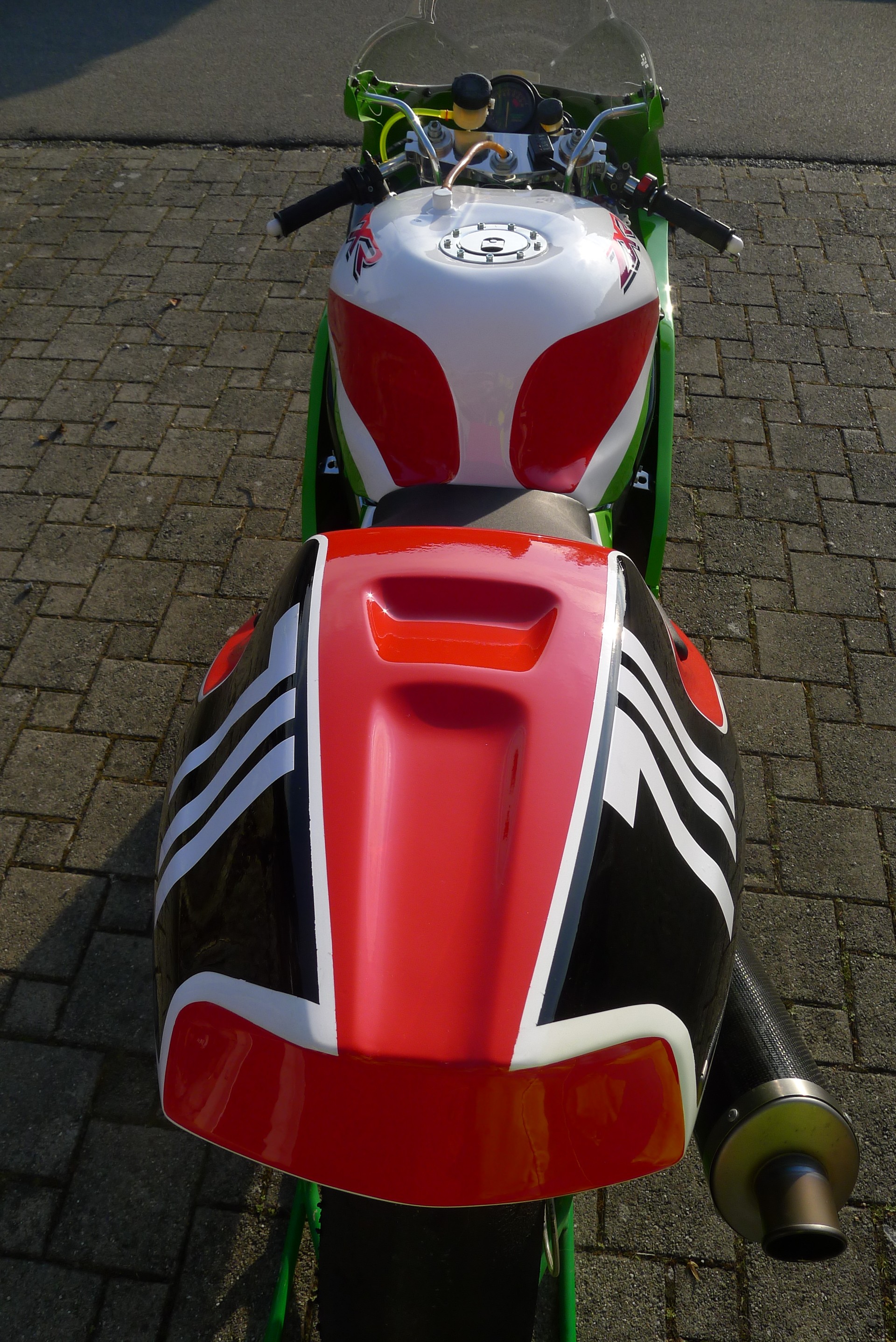 KAWASAKI ZXR-750RR-image-4