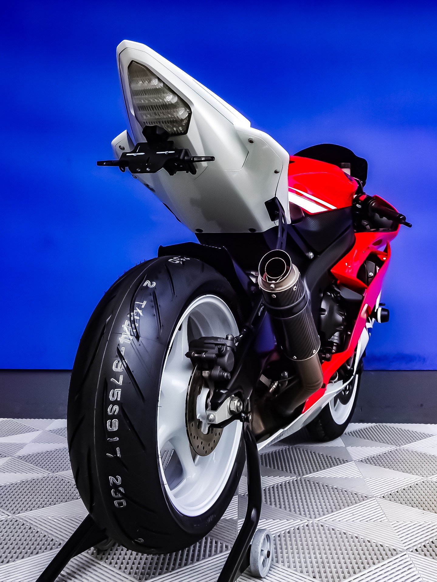 YAMAHA YZF-R6-image-2