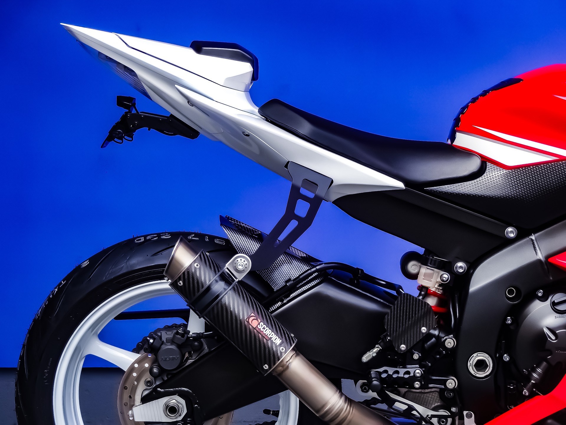 YAMAHA YZF-R6-image-3
