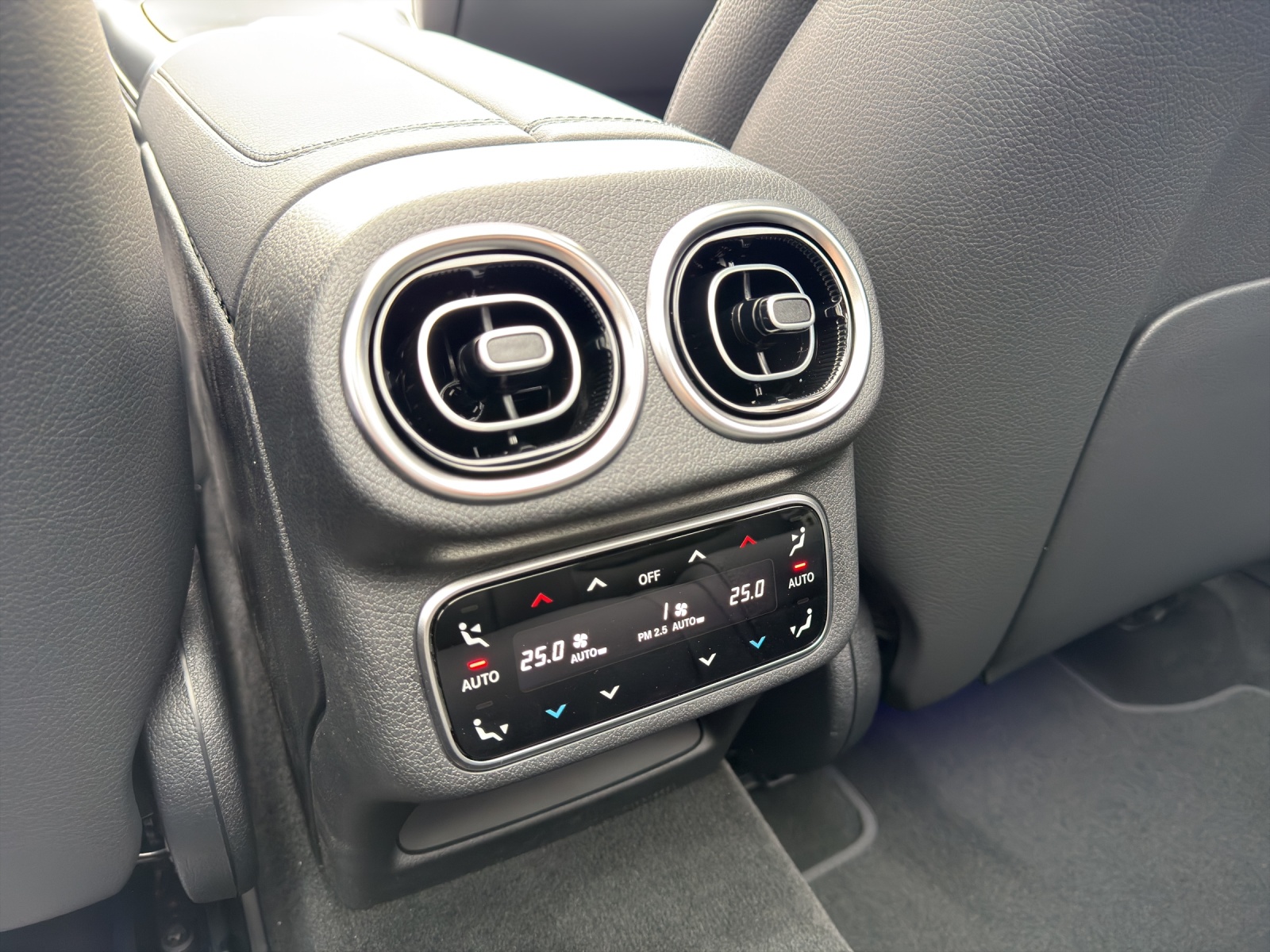 MERCEDES-BENZ GLC 200 4Matic 9G-Tronic-image-15