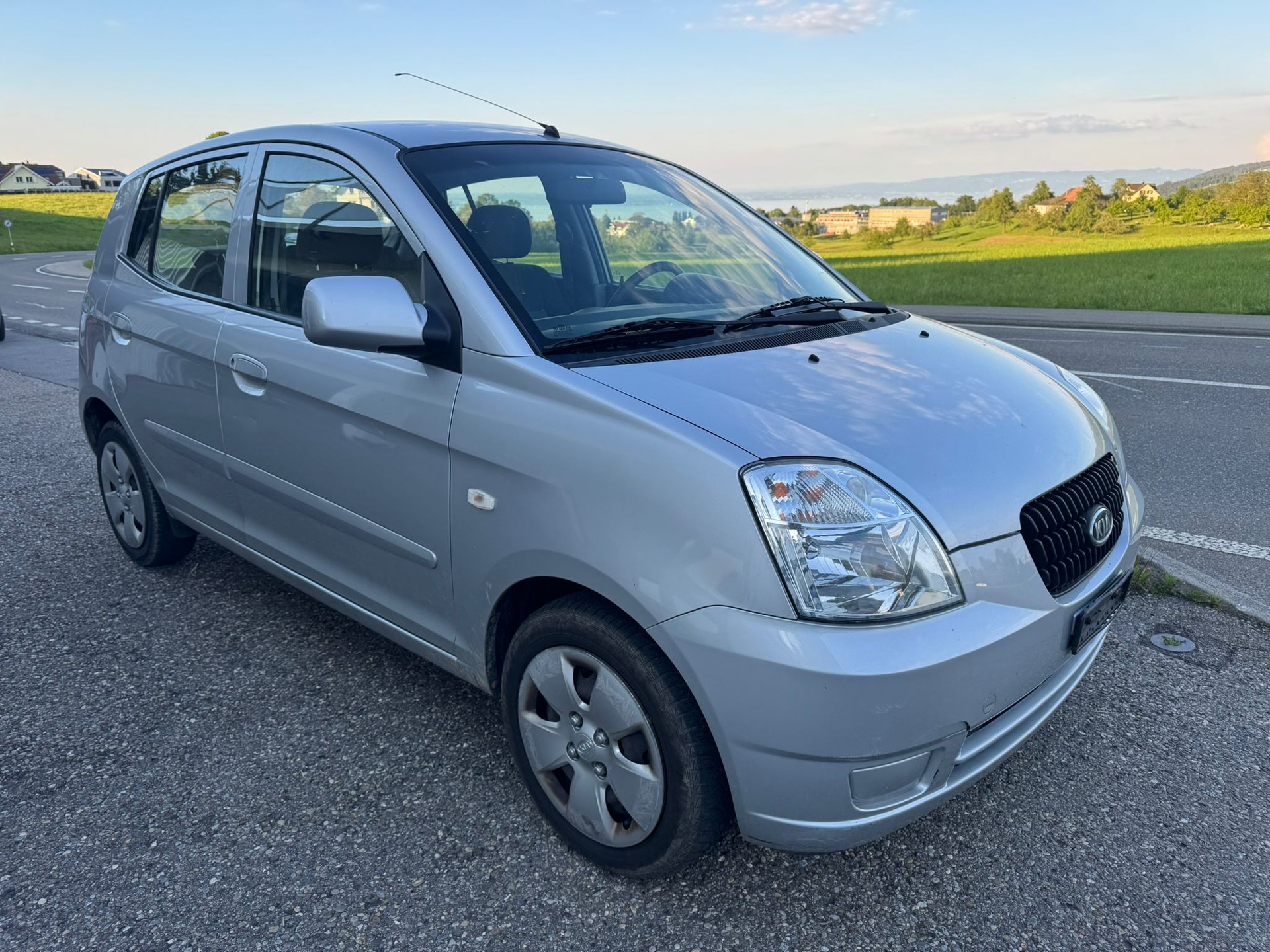 KIA Picanto 1.1 Classic-image-2
