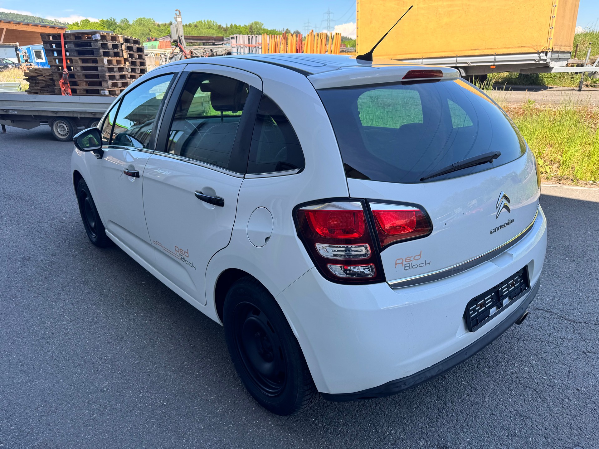 CITROEN C3 1.6i 16V Red Block-image-2