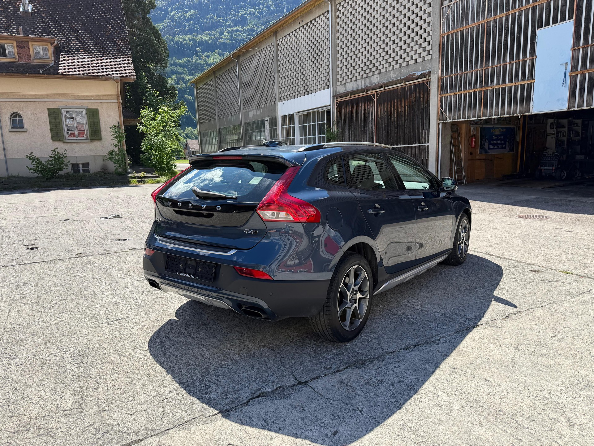 VOLVO V40 Cross Country Pro T4 AWD Geartronic-showroom-element-2