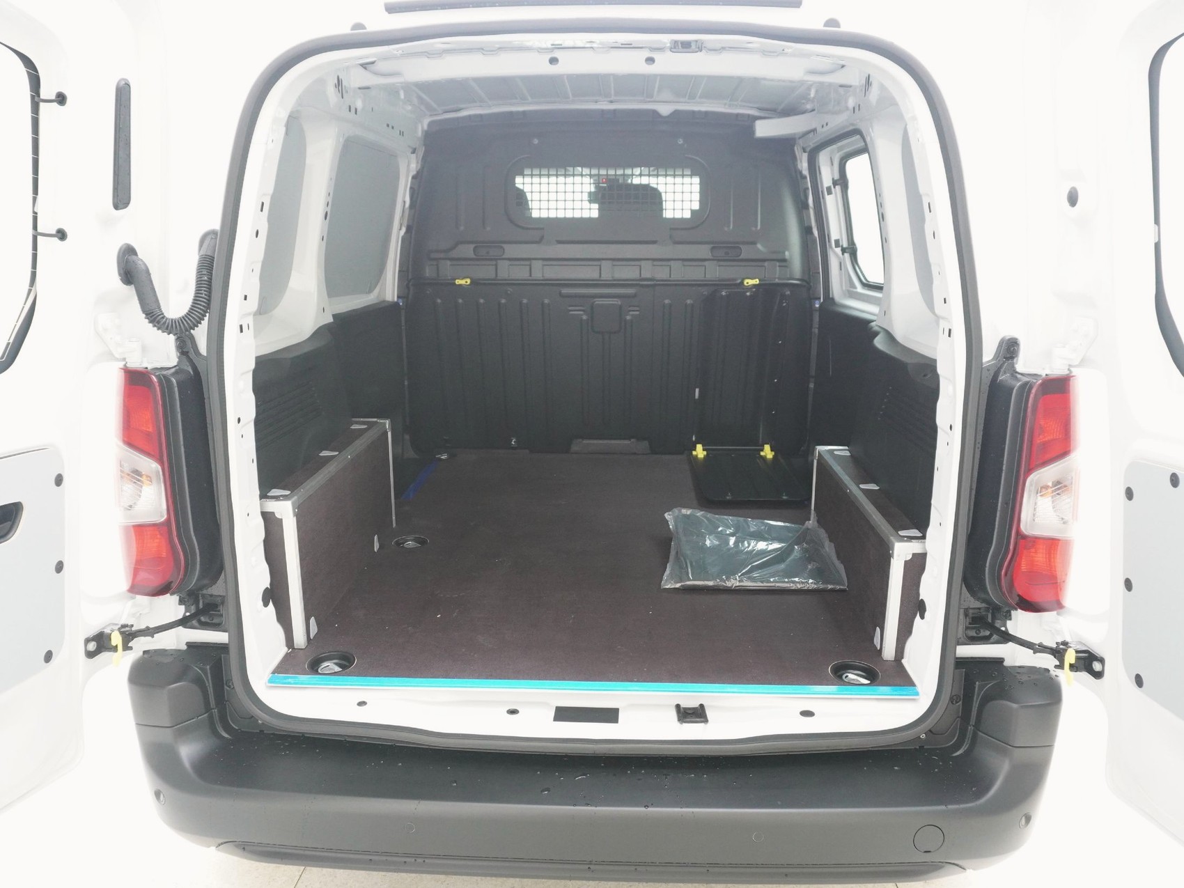 CITROEN Berlingo M 1.5 BlueHDi 100 First S/S-image-17
