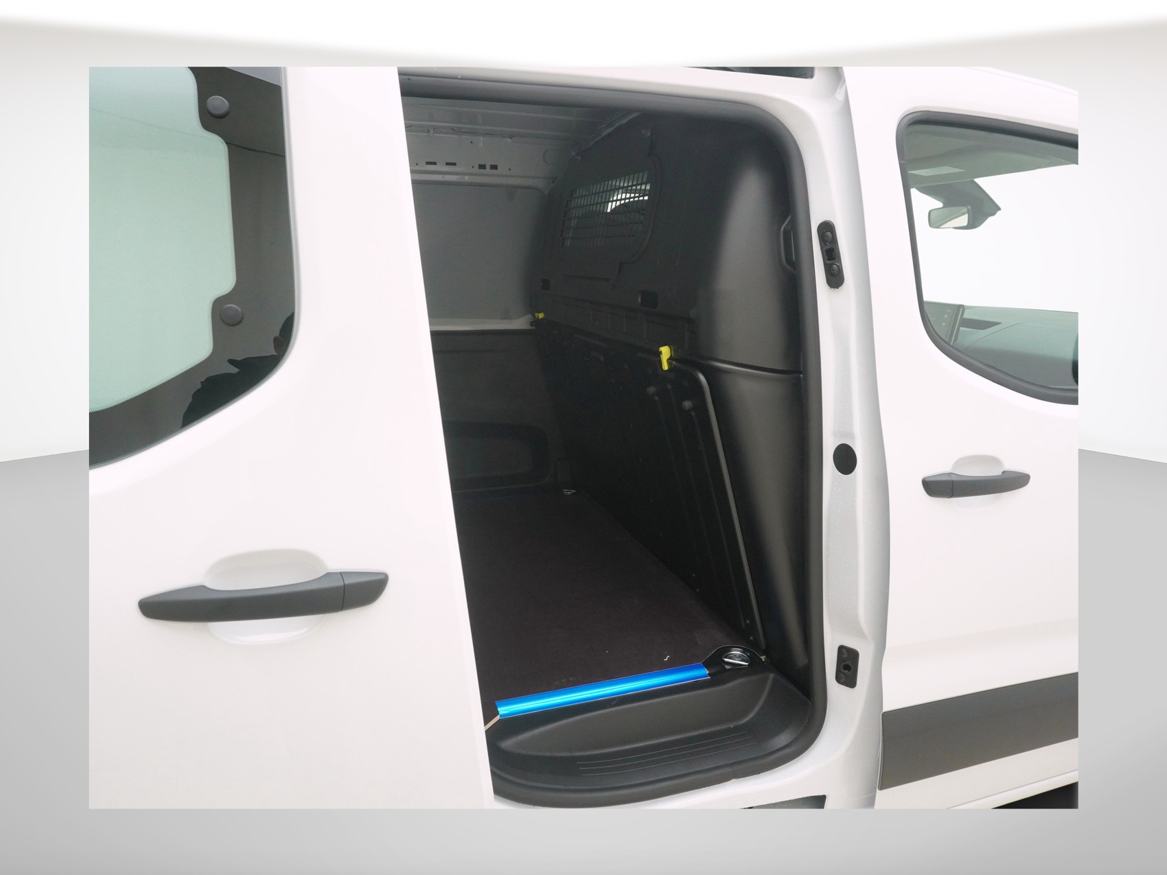 CITROEN Berlingo M 1.5 BlueHDi 100 First S/S-image-16