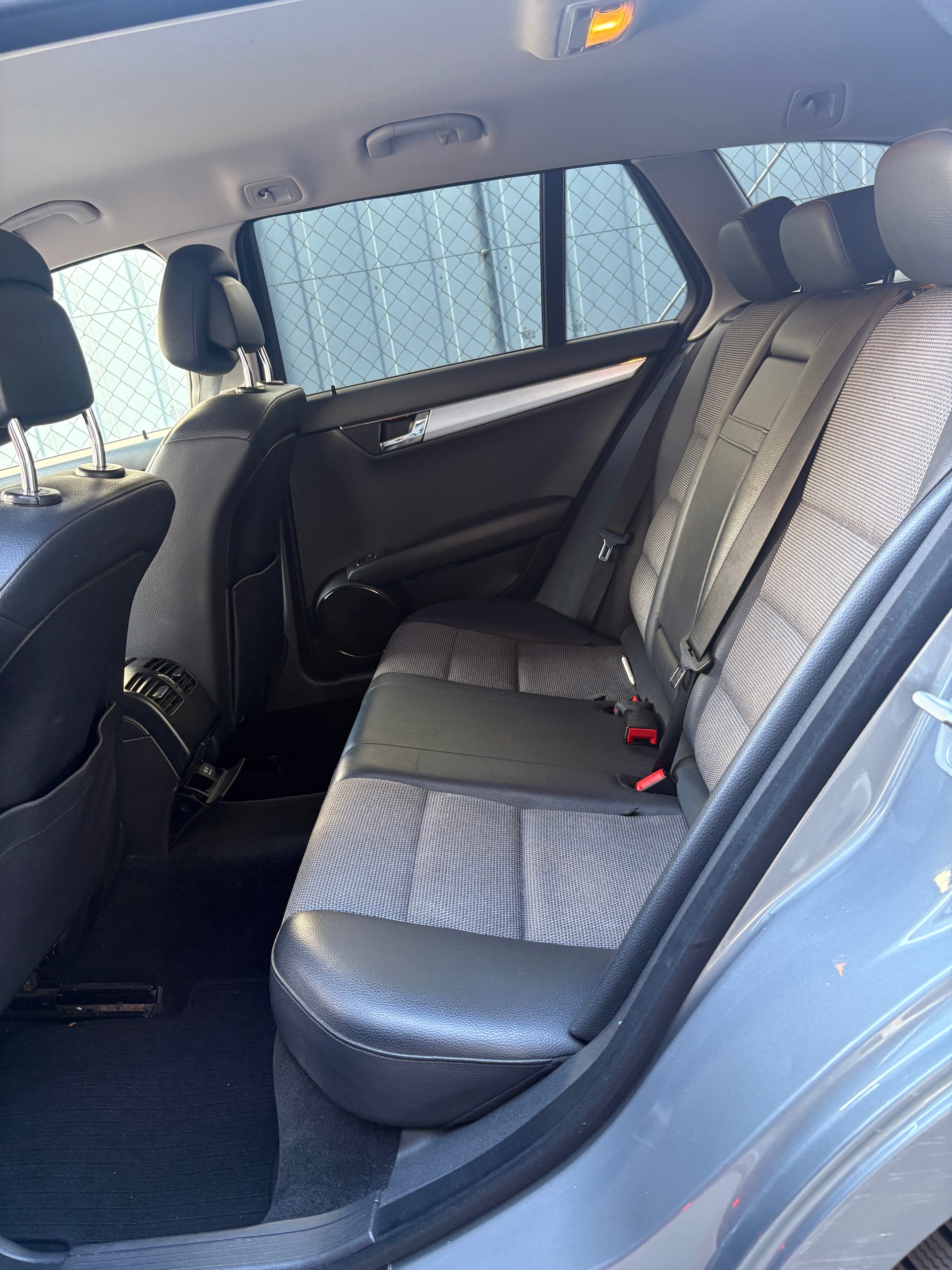 MERCEDES-BENZ C 220 CDI BlueEfficiency Automatic-image-8