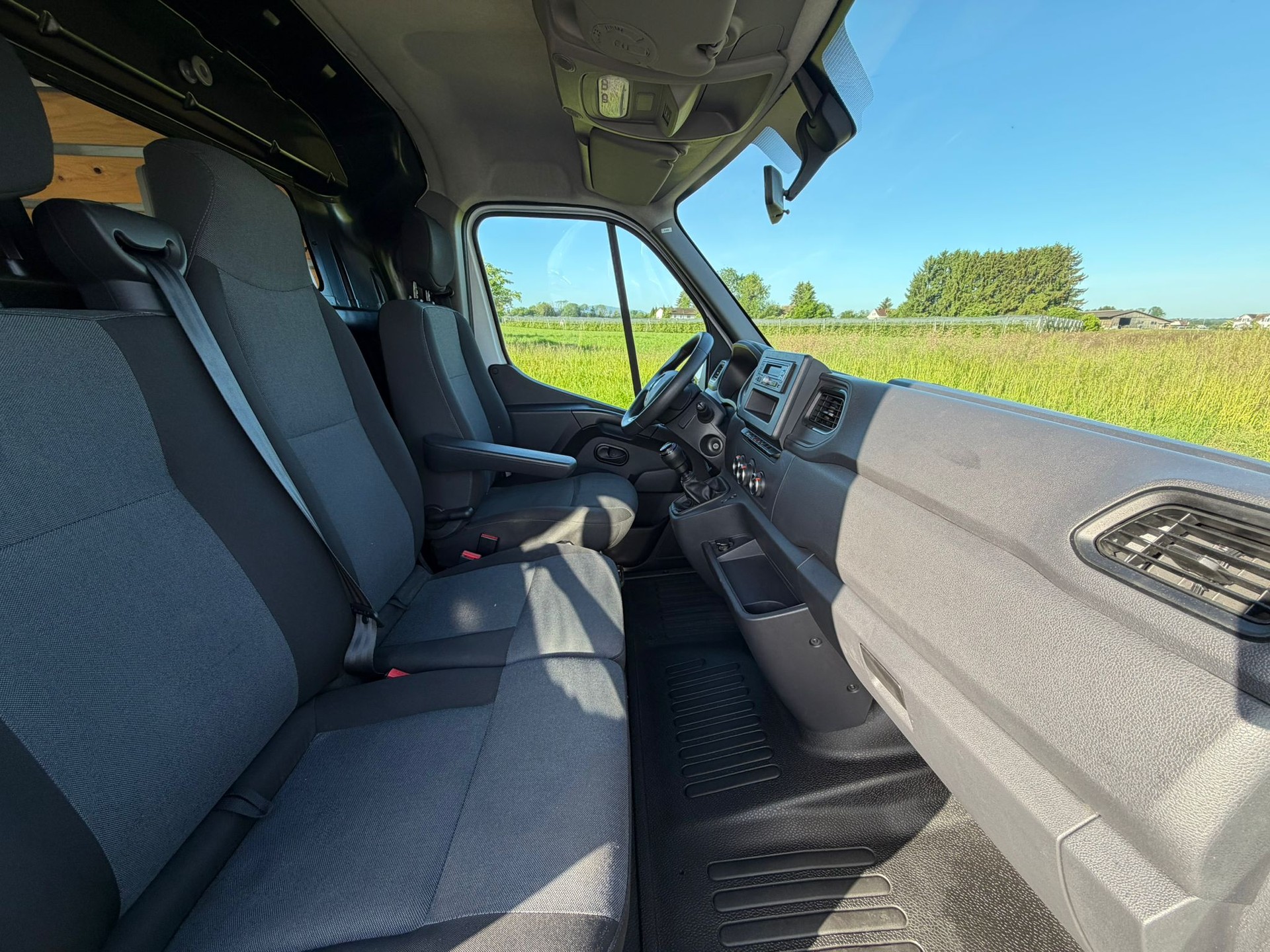 RENAULT Master T35 2.3dCi 135 L2H2-image-11