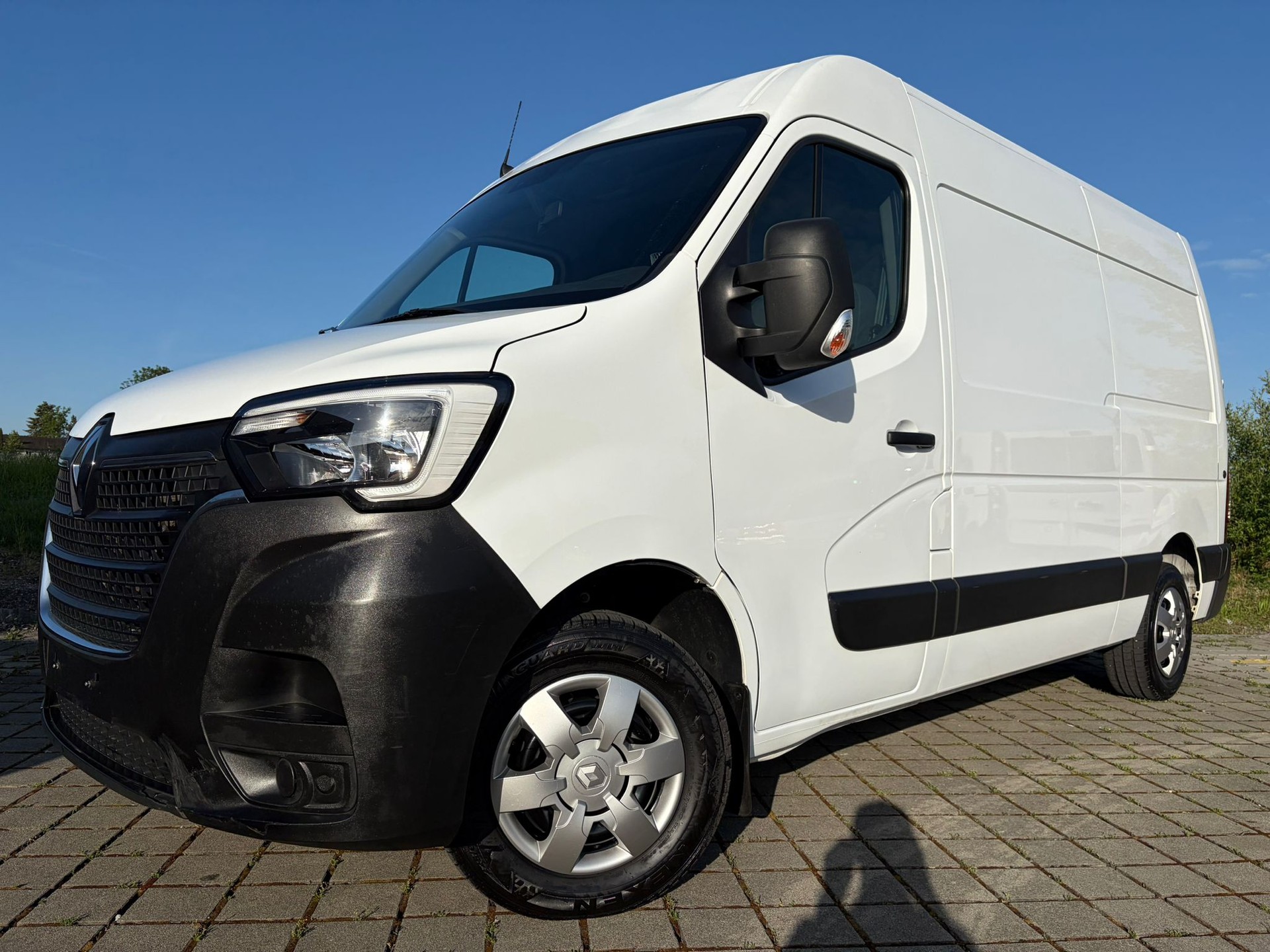 RENAULT Master T35 2.3dCi 135 L2H2
