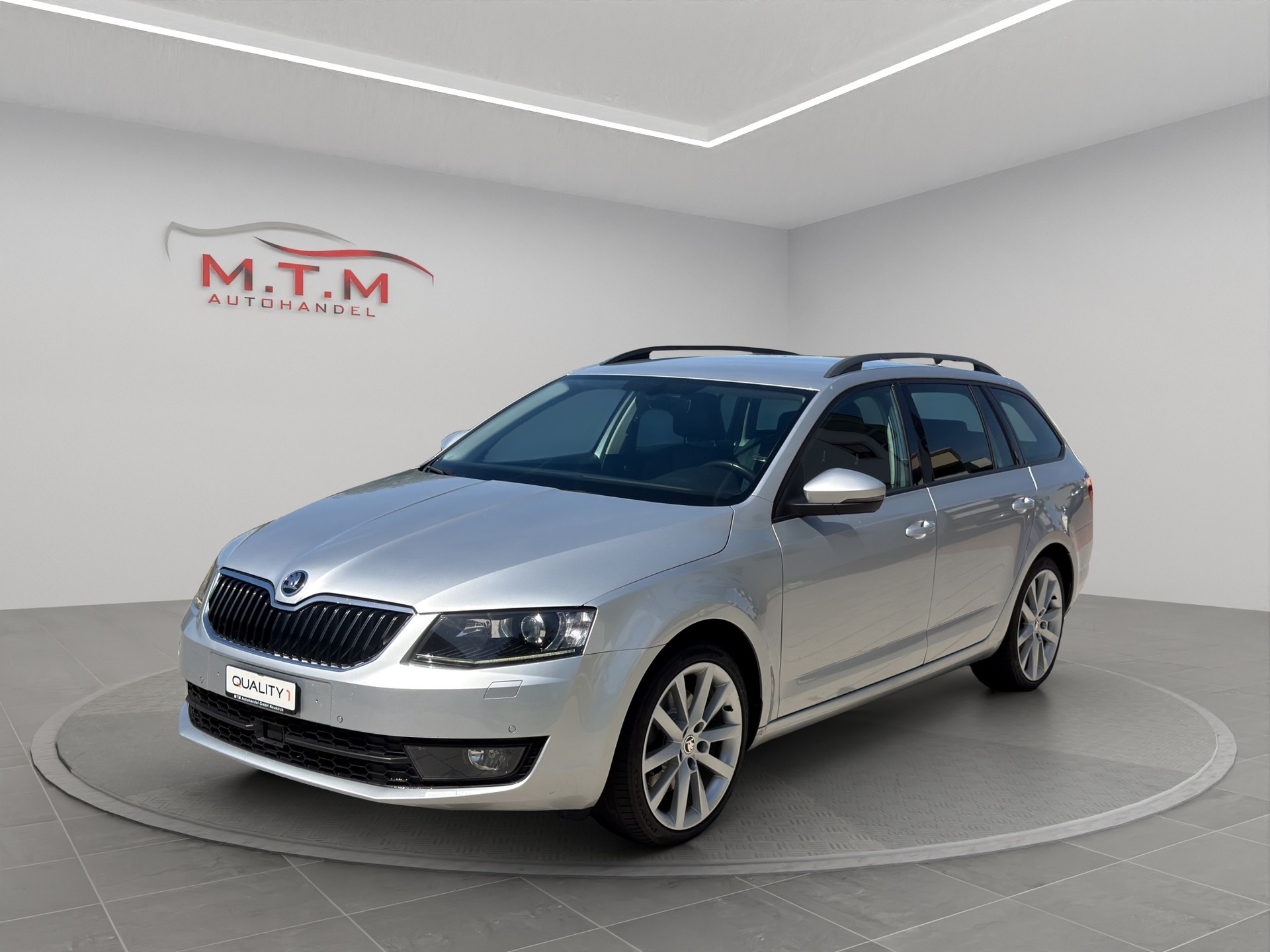 SKODA Octavia Combi 2.0 TDI Ambition 4x4 DSG-showroom-element-3