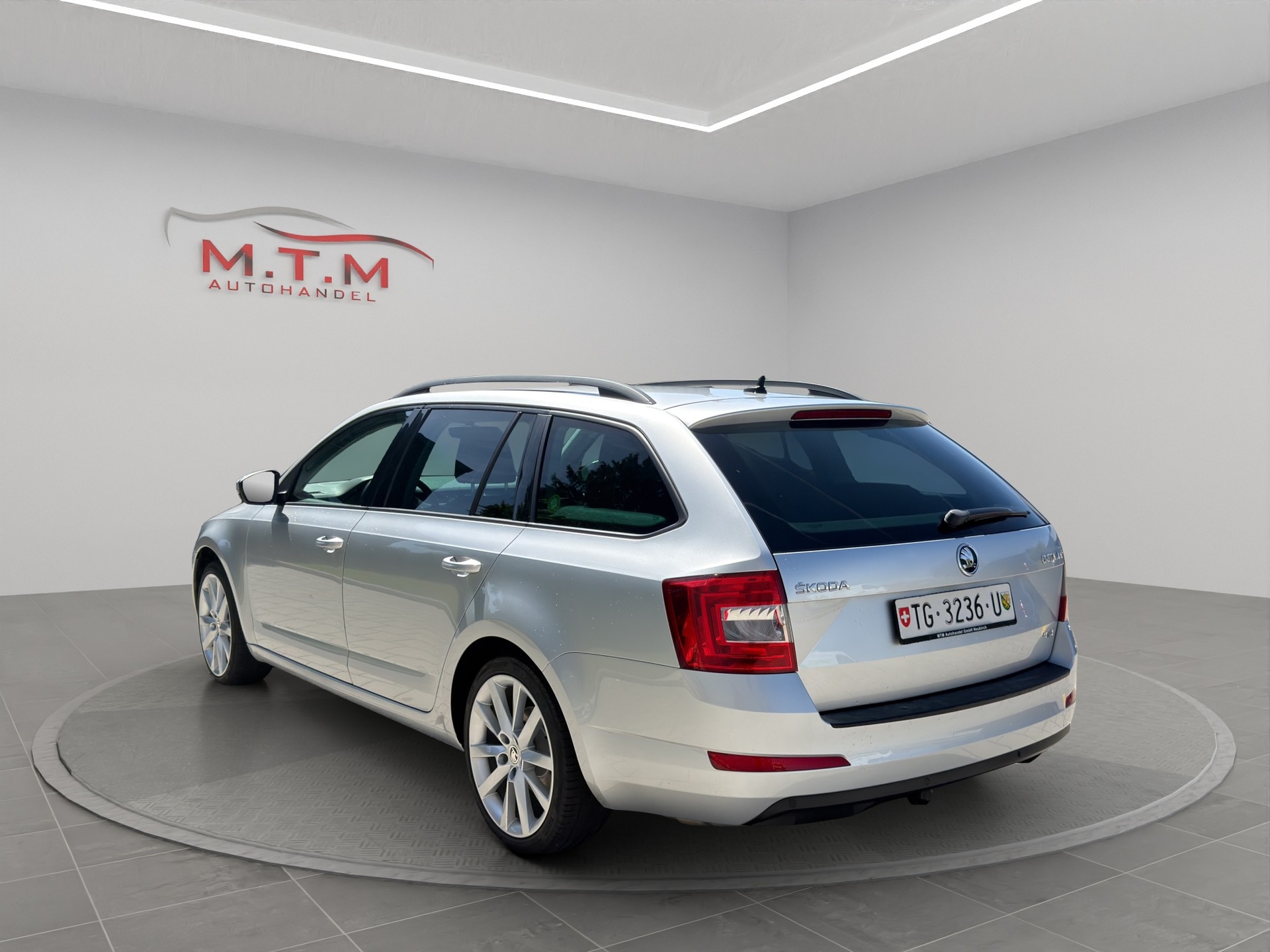 SKODA Octavia Combi 2.0 TDI Ambition 4x4 DSG-image-6