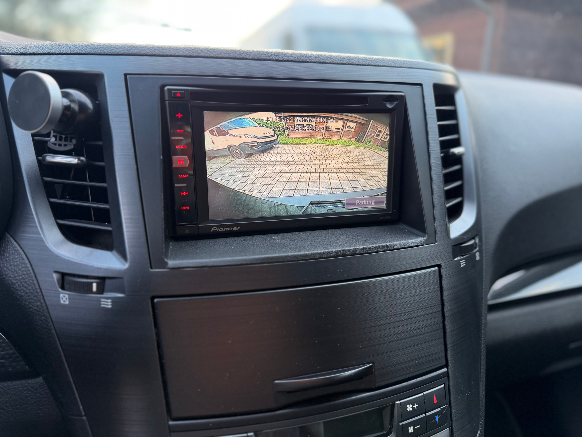 SUBARU Outback 2.0D Swiss Classic AWD Lineartronic-image-9