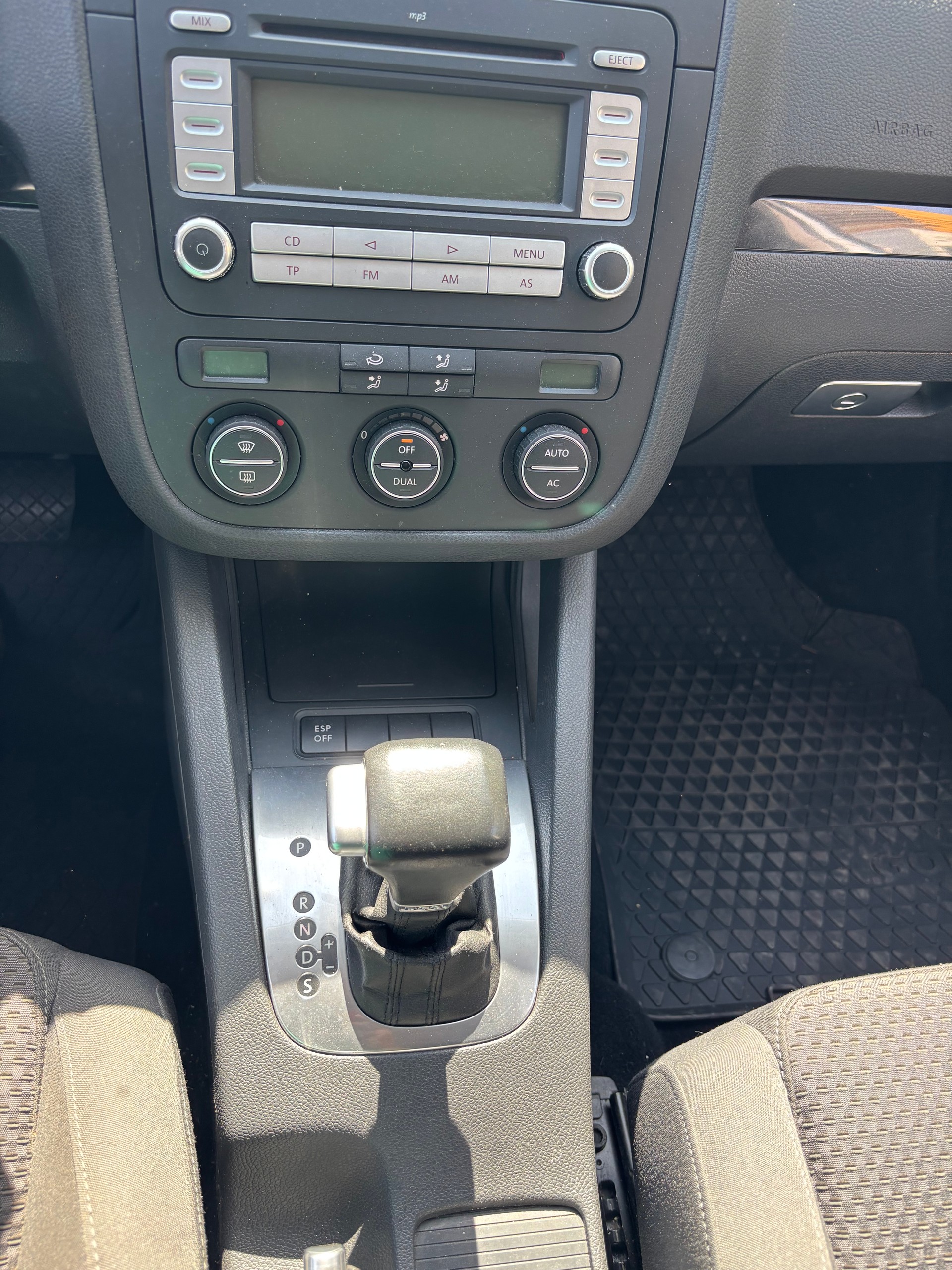 VW Golf 1.4 TSI GT Sport DSG-image-8