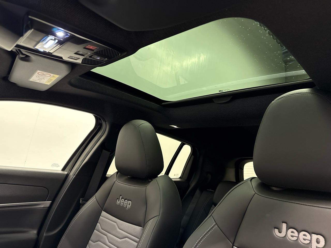 JEEP Avenger 1.2 Turbo MHEV Overland Sky 4xe-image-5