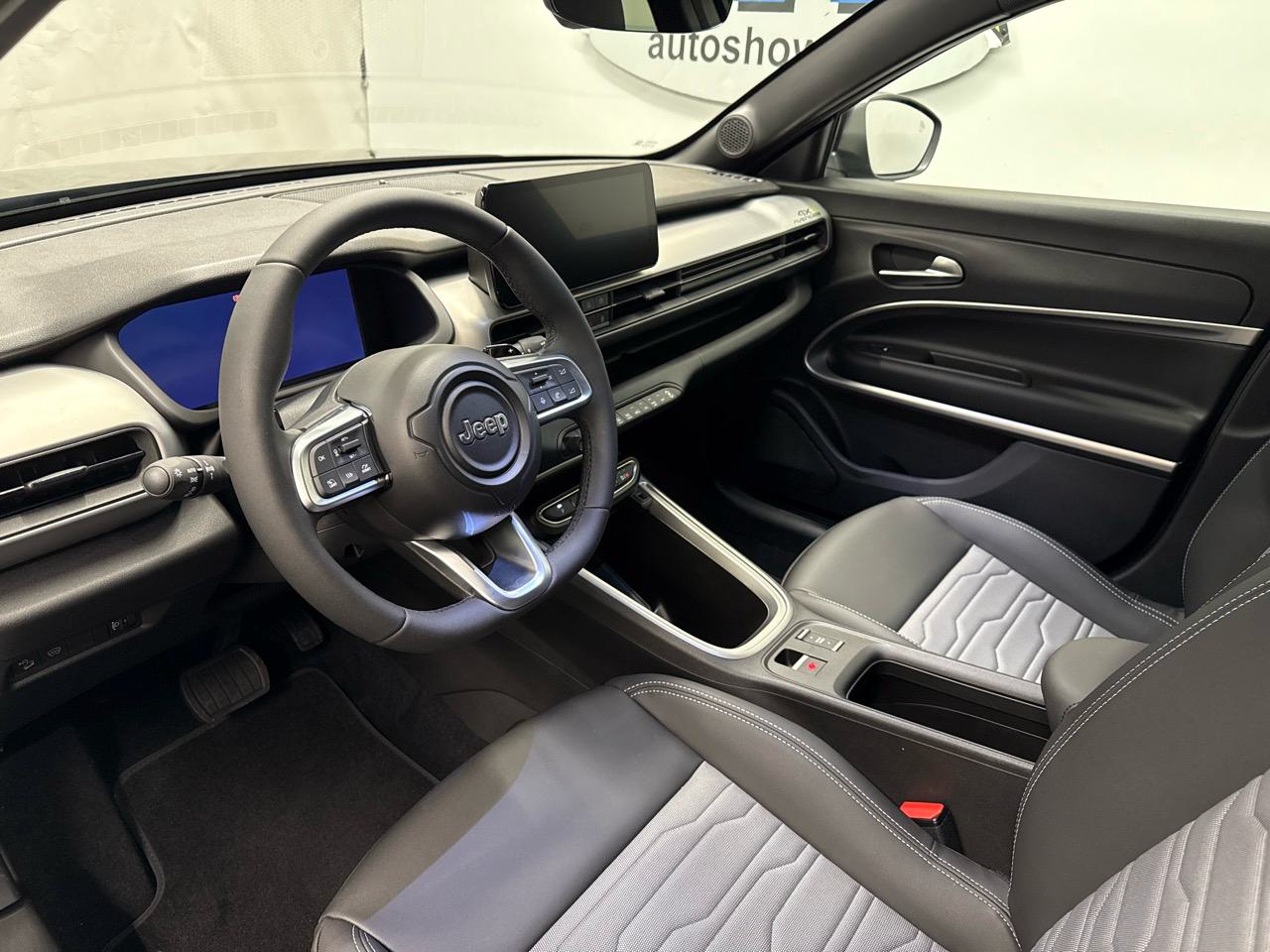 JEEP Avenger 1.2 Turbo MHEV Overland Sky 4xe-showroom-element-3
