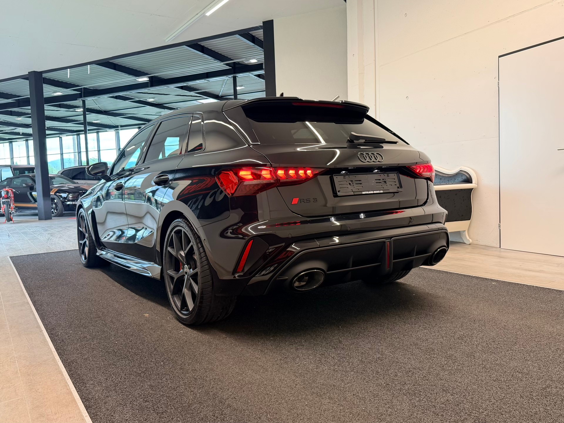 AUDI RS3 Sportback 2.5 TSI quattro S-tronic-image-7