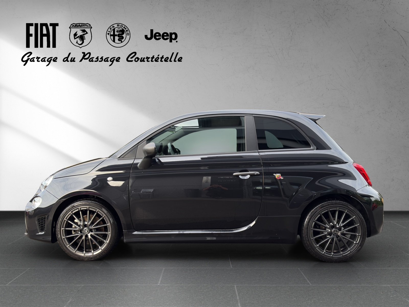 FIAT 595 1.4 16V Turbo Abarth 595 Premium Grand Prix Edition-image-3